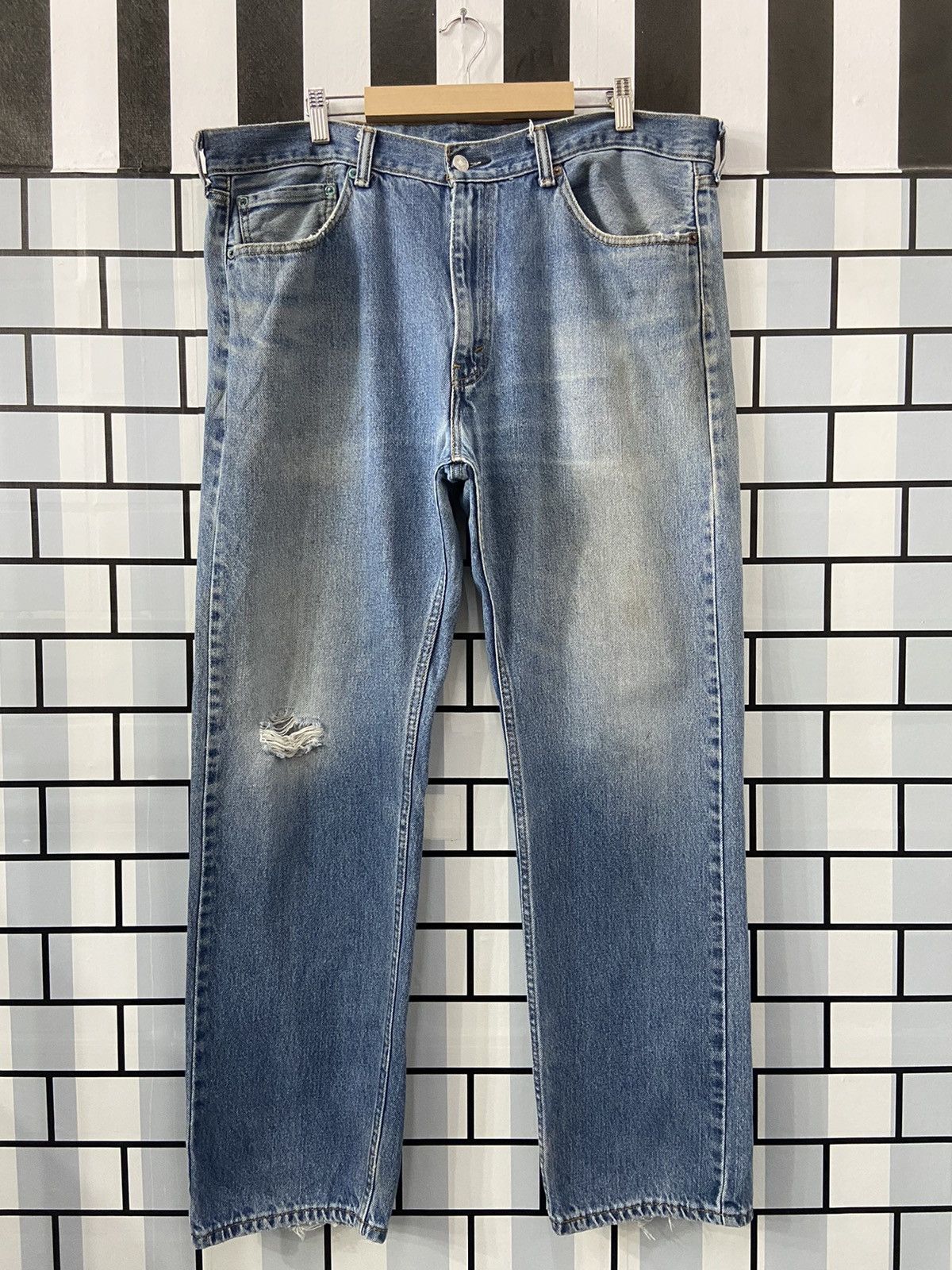 Levi's × Vintage Vintage Levi’s 505 Relaxed Fit Light Wash Dirty Denim Pants Size US 40 / EU 56 - 1 Thumbnail