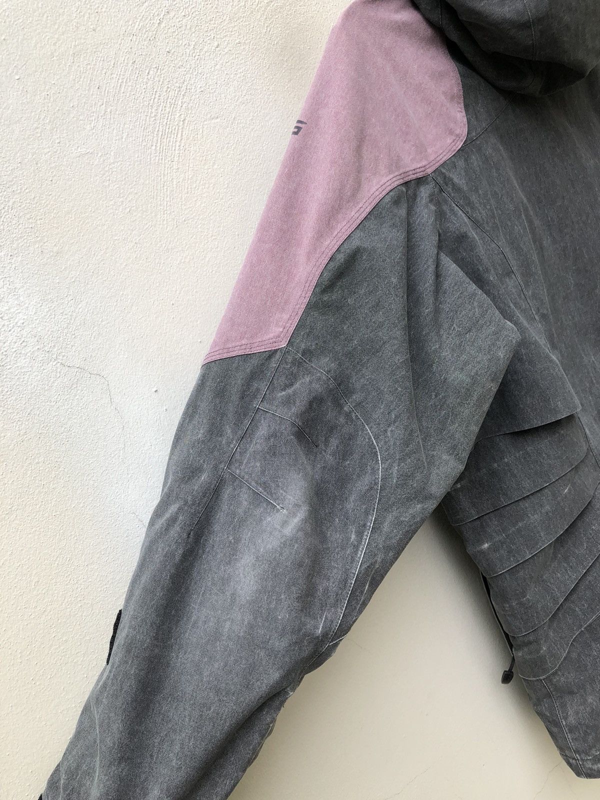 Nike ACG Vintage Nike ACG Faded Grey Hoodie Jacket Size US L / EU 52-54 / 3 - 15 Thumbnail