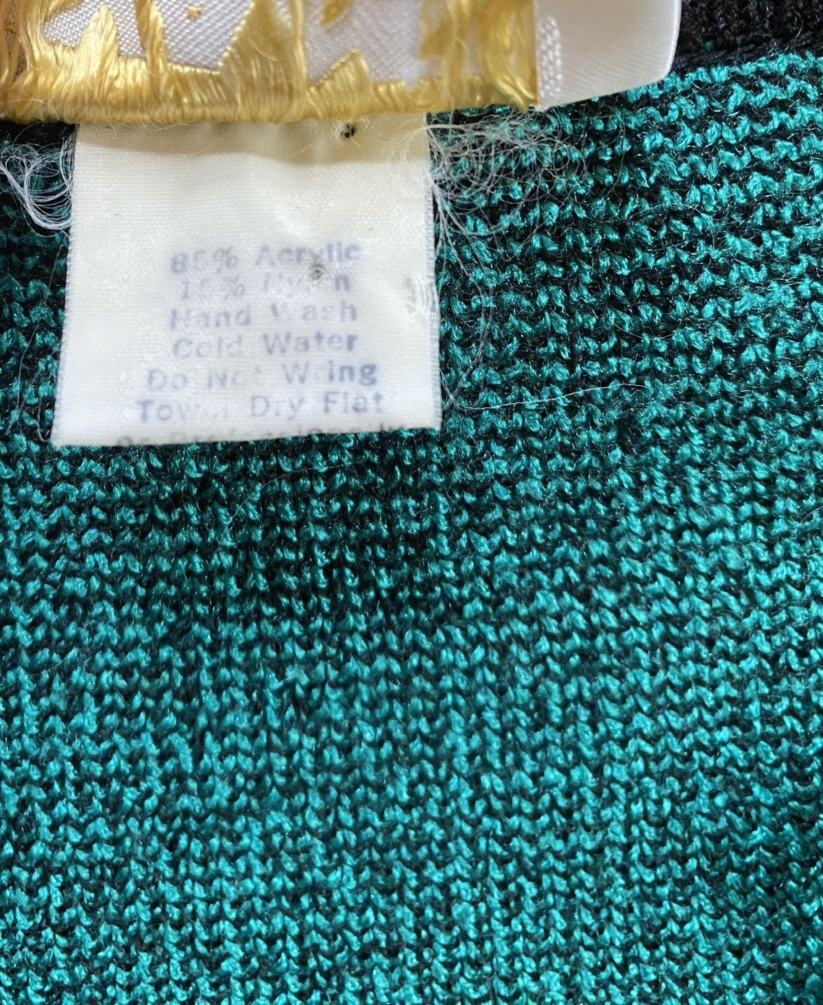 Vintage Vintage 80’s Vivanti Deep V Neck Knit Women’s Sweater Size M / US 6-8 / IT 42-44 - 6 Thumbnail