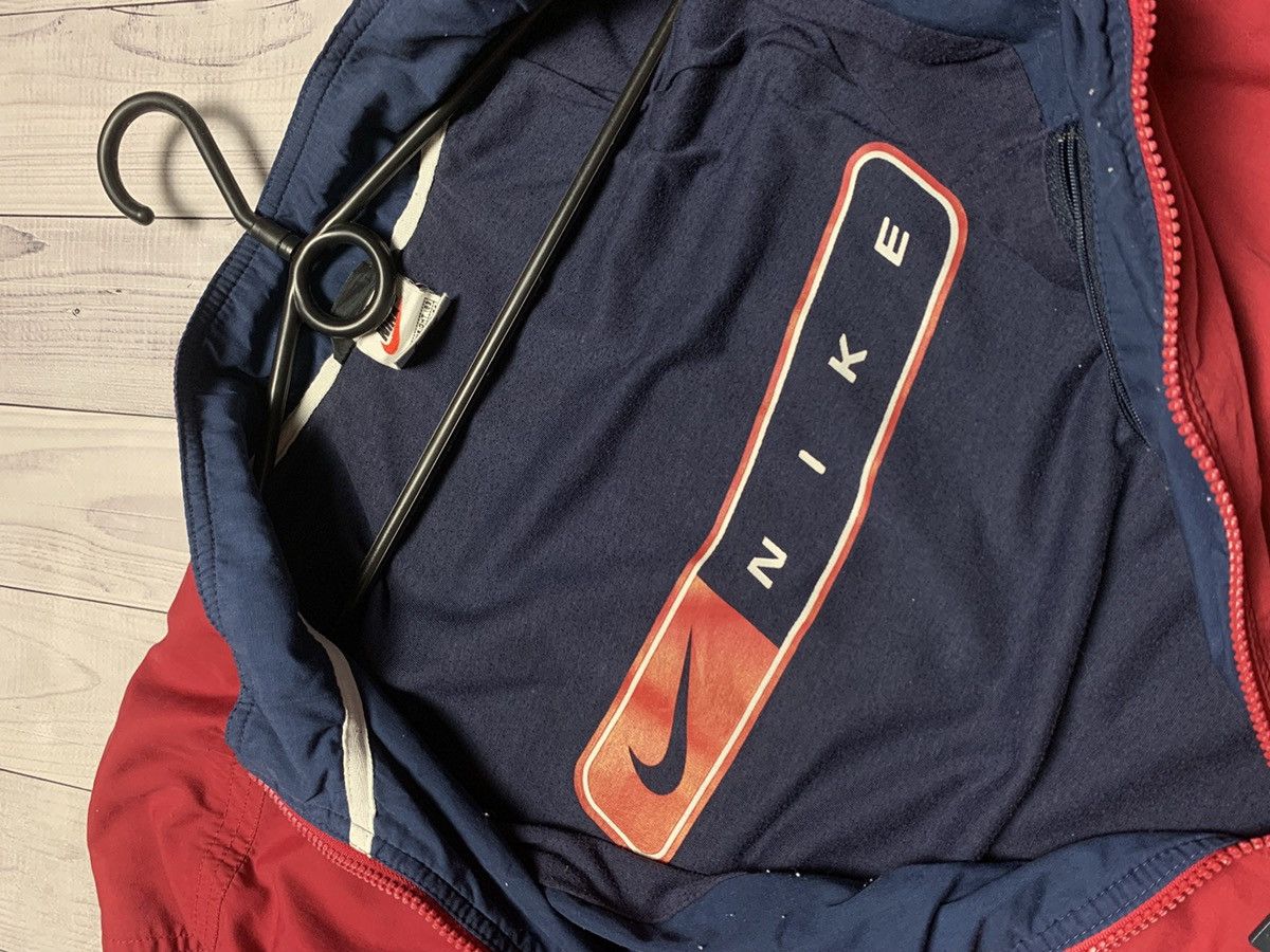 Nike Vintage Nike track jacket size L logo red distressed Size US L / EU 52-54 / 3 - 5 Thumbnail