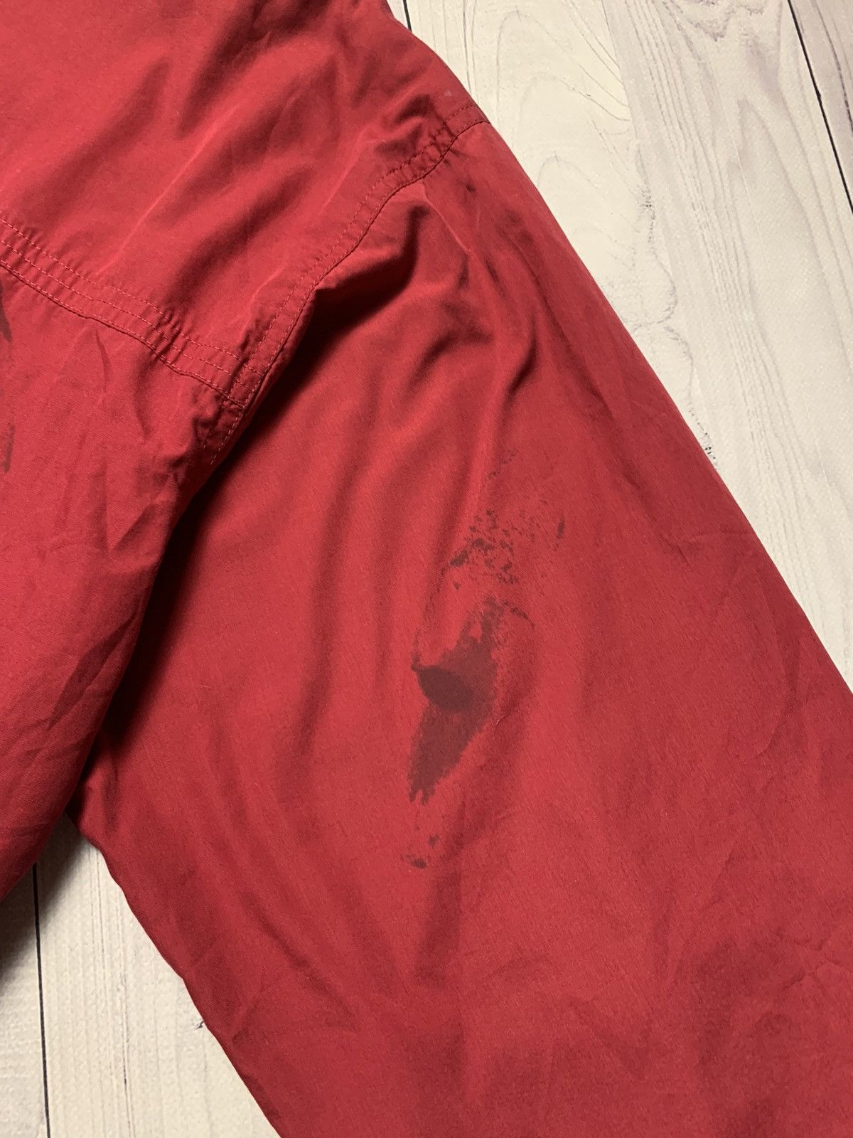 Nike Vintage Nike track jacket size L logo red distressed Size US L / EU 52-54 / 3 - 10 Thumbnail