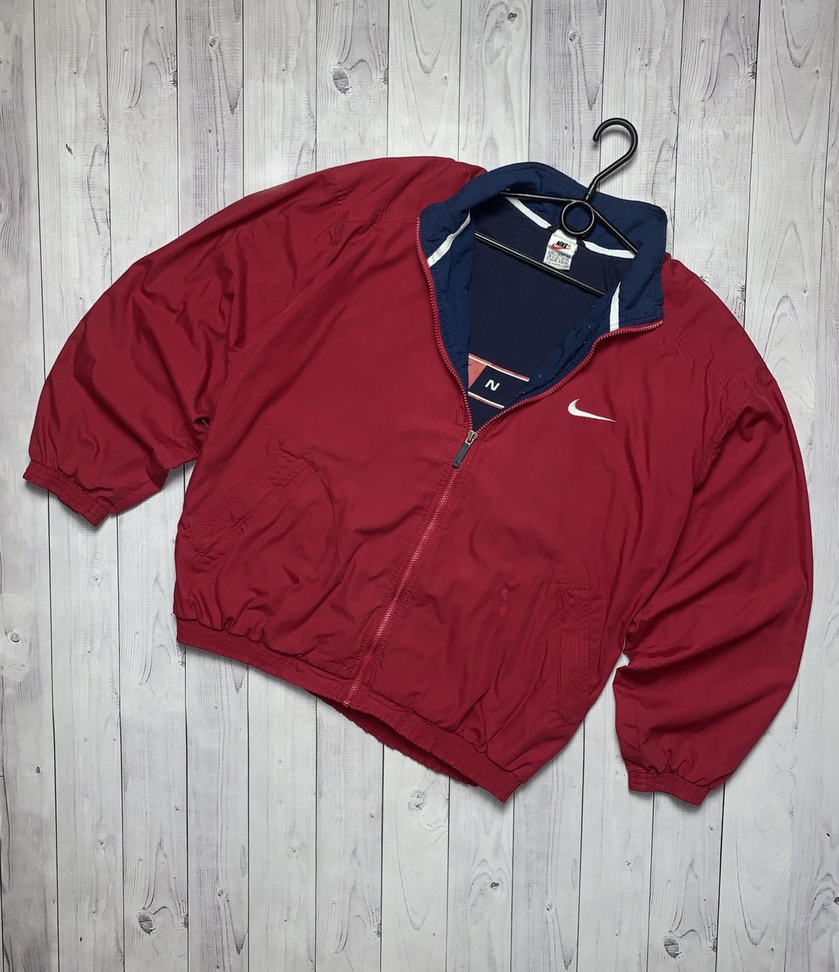 Nike Vintage Nike track jacket size L logo red distressed Size US L / EU 52-54 / 3 - 1 Thumbnail