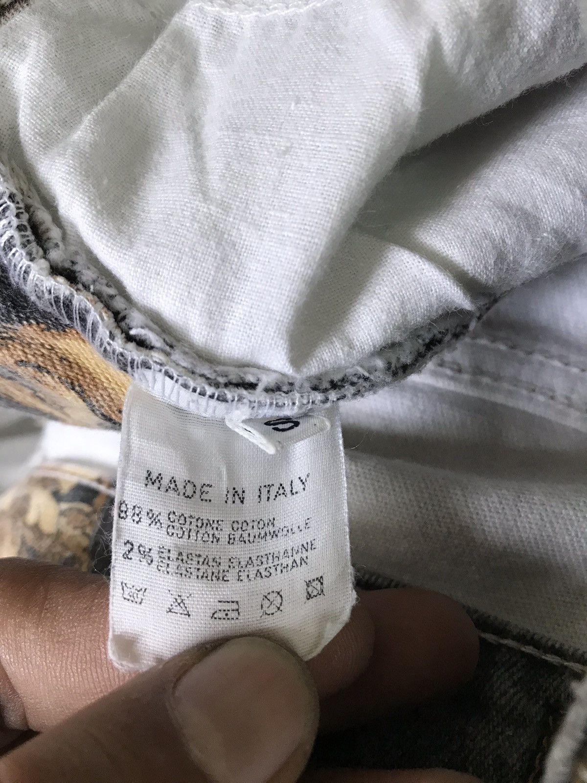 Roberto Cavalli Raberto Cavalli Faded Art Design Jeans Size US 26 / EU 42 - 8 Thumbnail