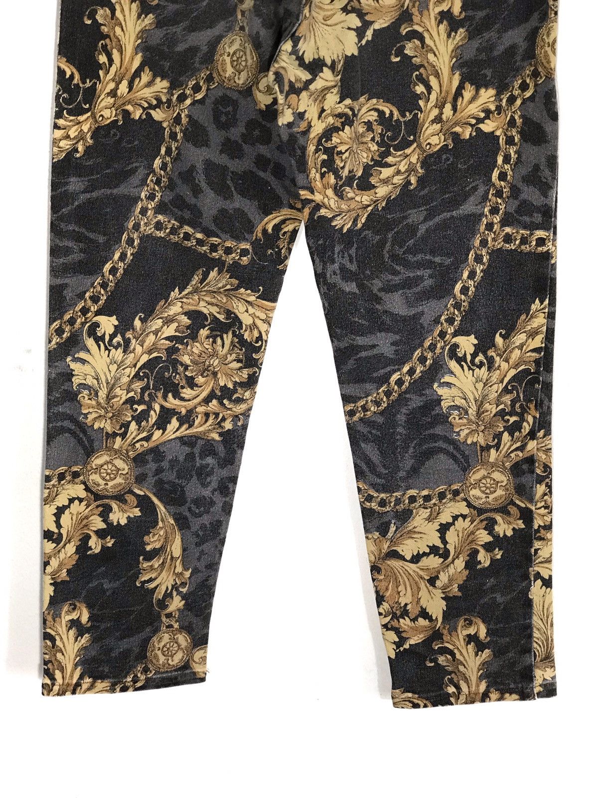 Roberto Cavalli Raberto Cavalli Faded Art Design Jeans Size US 26 / EU 42 - 5 Thumbnail