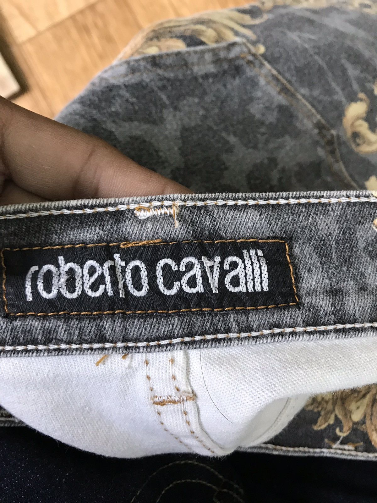 Roberto Cavalli Raberto Cavalli Faded Art Design Jeans Size US 26 / EU 42 - 7 Thumbnail