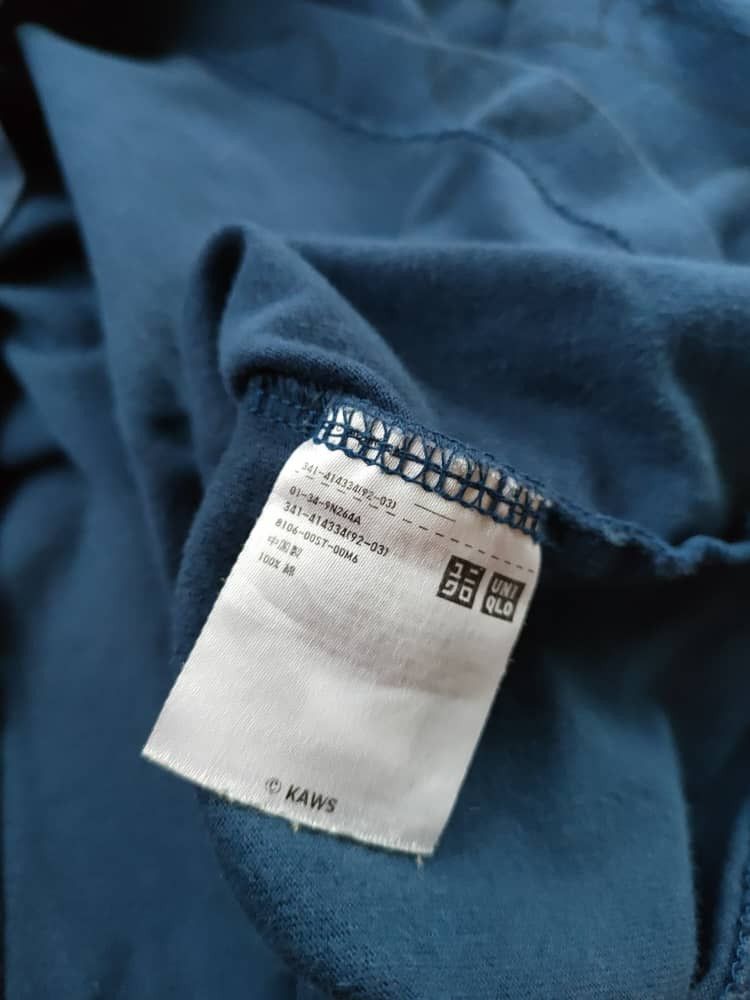 Kaws × Uniqlo Kaws x Uniqlo Full print T Size US S / EU 44-46 / 1 - 4 Thumbnail