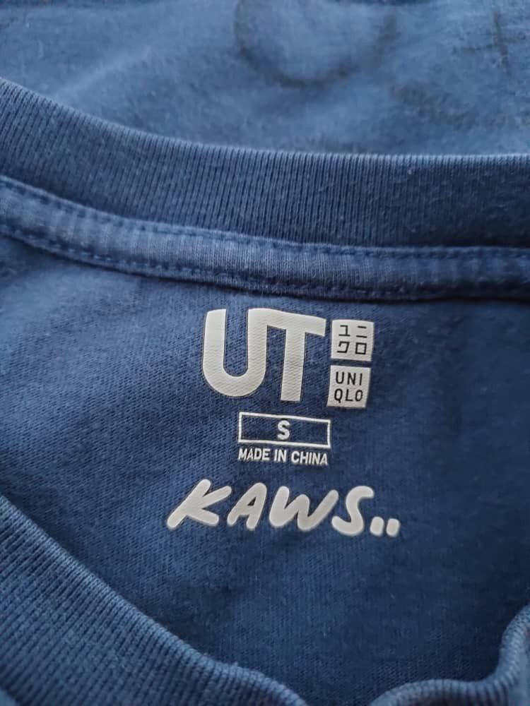 Kaws × Uniqlo Kaws x Uniqlo Full print T Size US S / EU 44-46 / 1 - 3 Thumbnail
