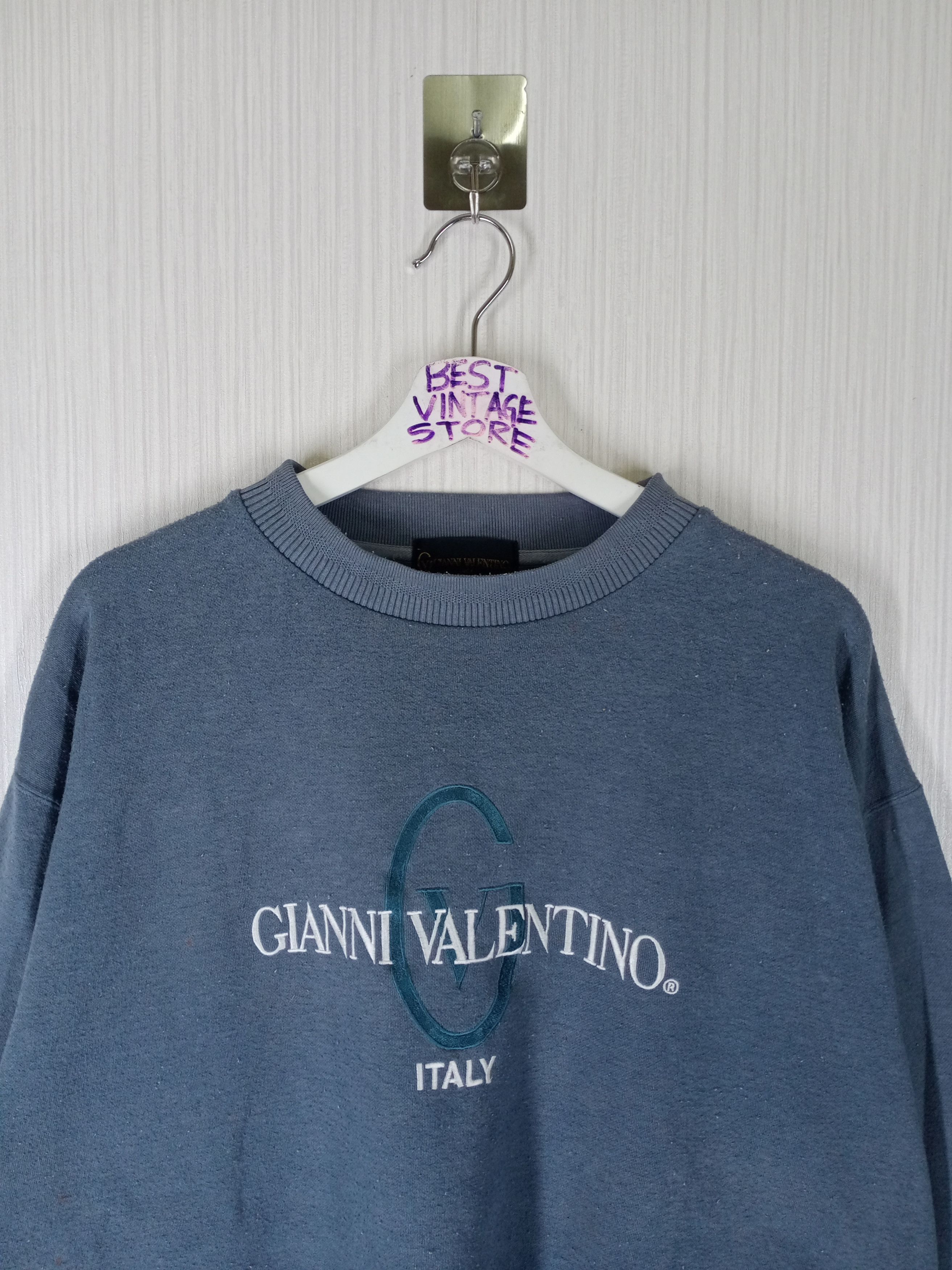 Vintage GIANNI VALENTINO Italy store Sweatshirt Big Logo Embroidery