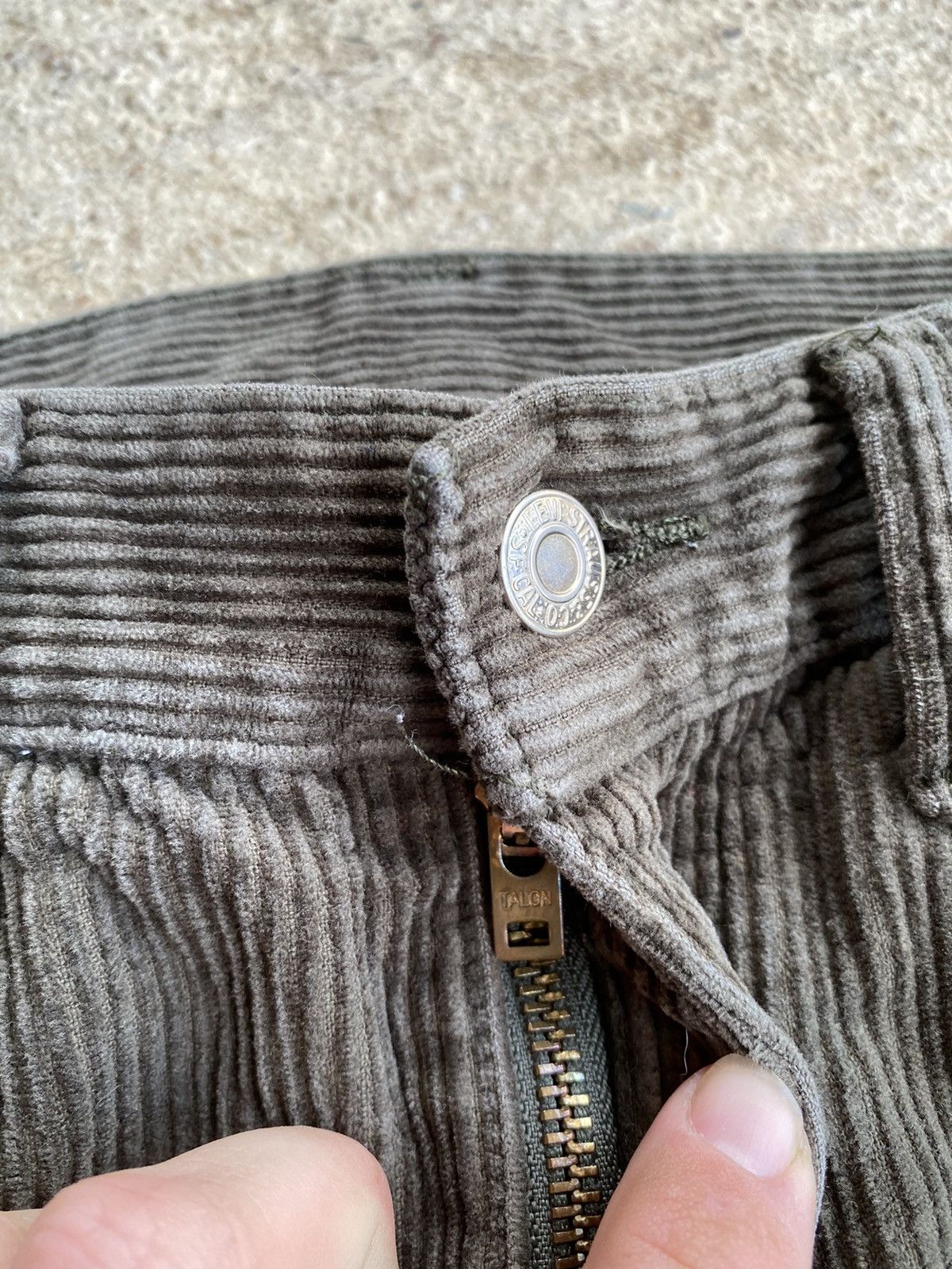 Levi's × Vintage Levi’s Y2K 511 Olive Corduroy Pant Size US 32 / EU 48 - 6 Thumbnail