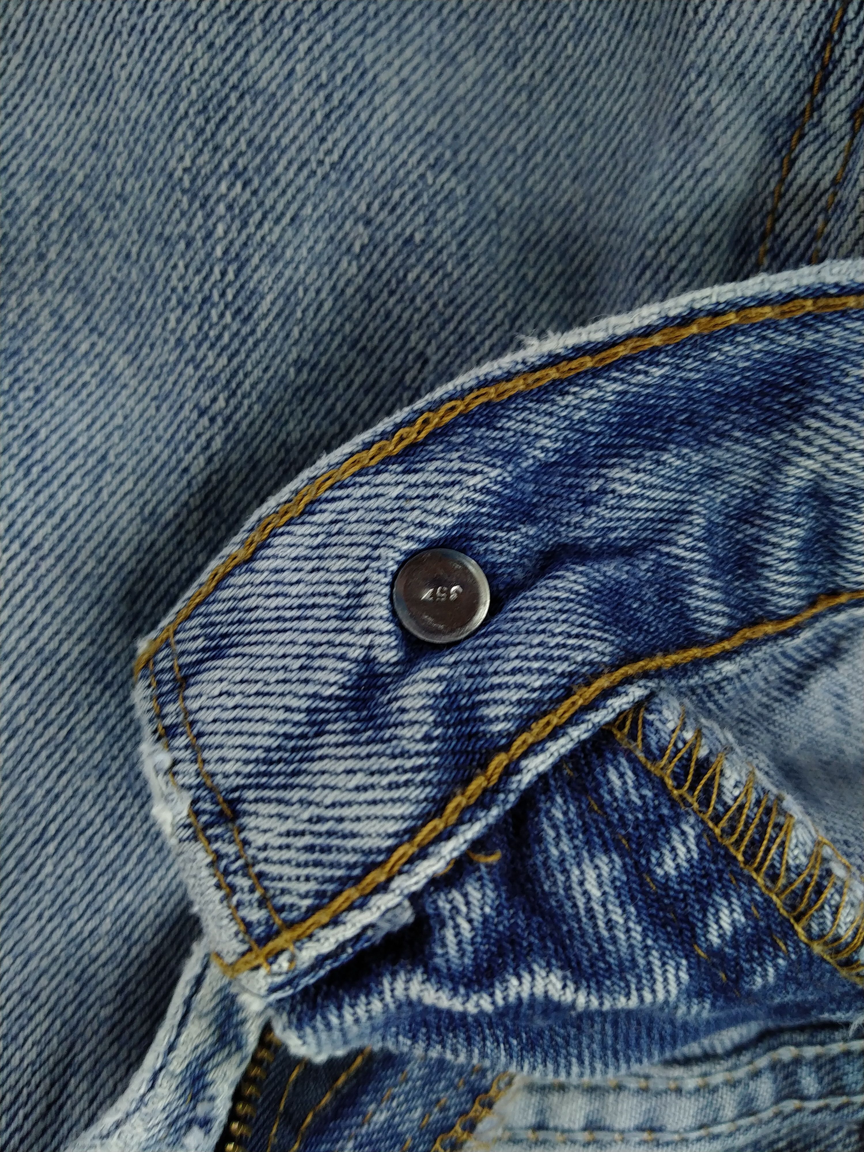 Levi's Light Wash Vintage Levi's 550 Relaxed Fit Denim -JN658 Size US 36 / EU 52 - 7 Thumbnail