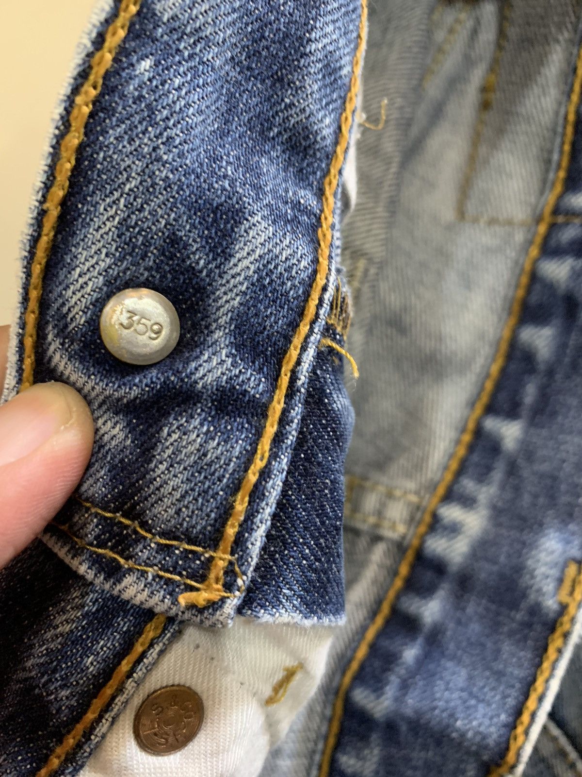 Levi's Vintage Clothing DISTRESSED LEVIS 1990s JEANS Size US 29 - 6 Thumbnail