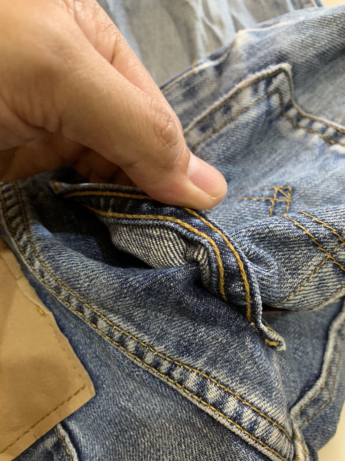 Levi's Vintage Clothing DISTRESSED LEVIS 1990s JEANS Size US 29 - 10 Thumbnail