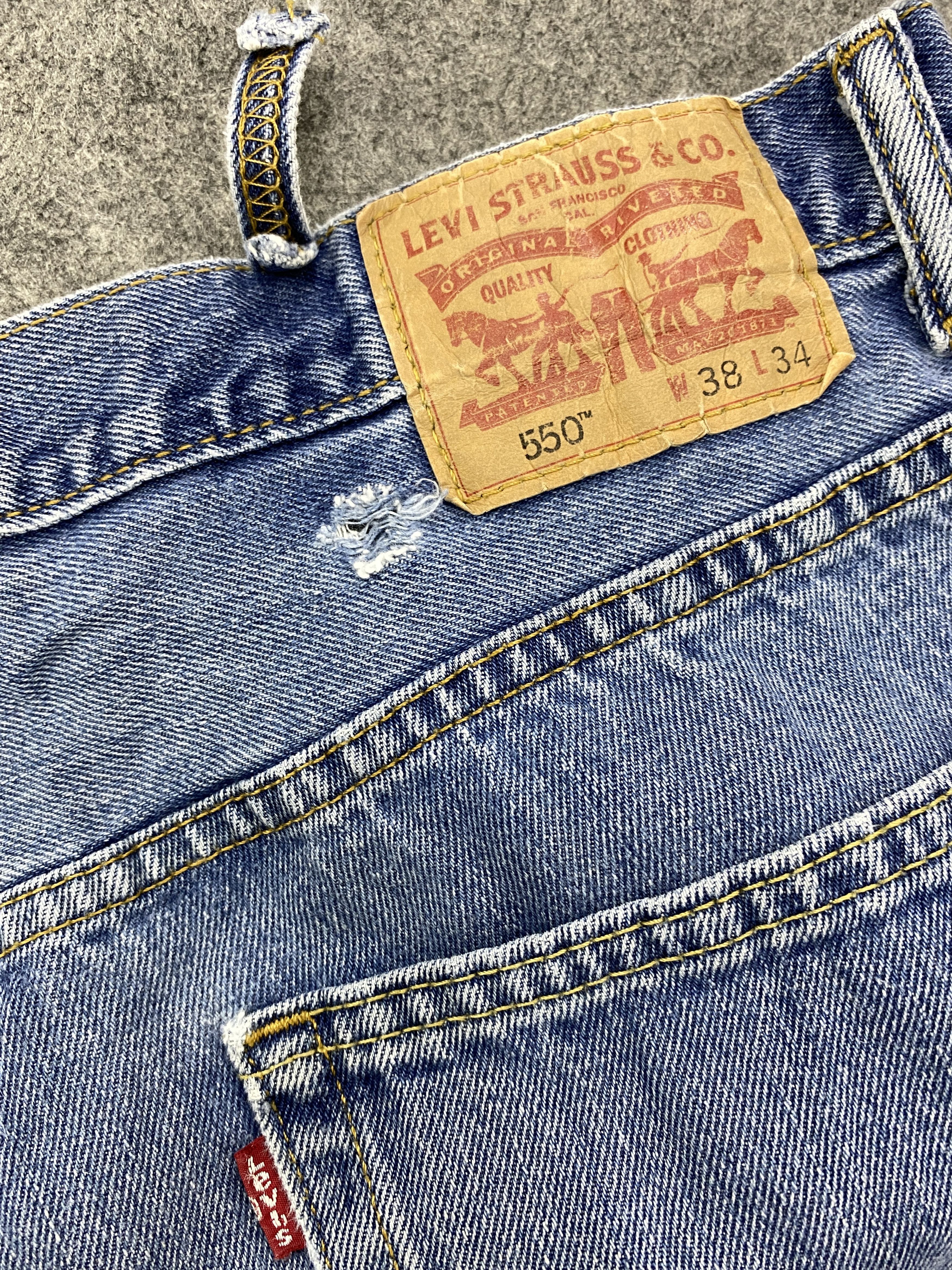 Levi's Blue Vintage Levi's 550 Jeans 37x32 Denim -SJ025 Size US 37 - 10 Thumbnail