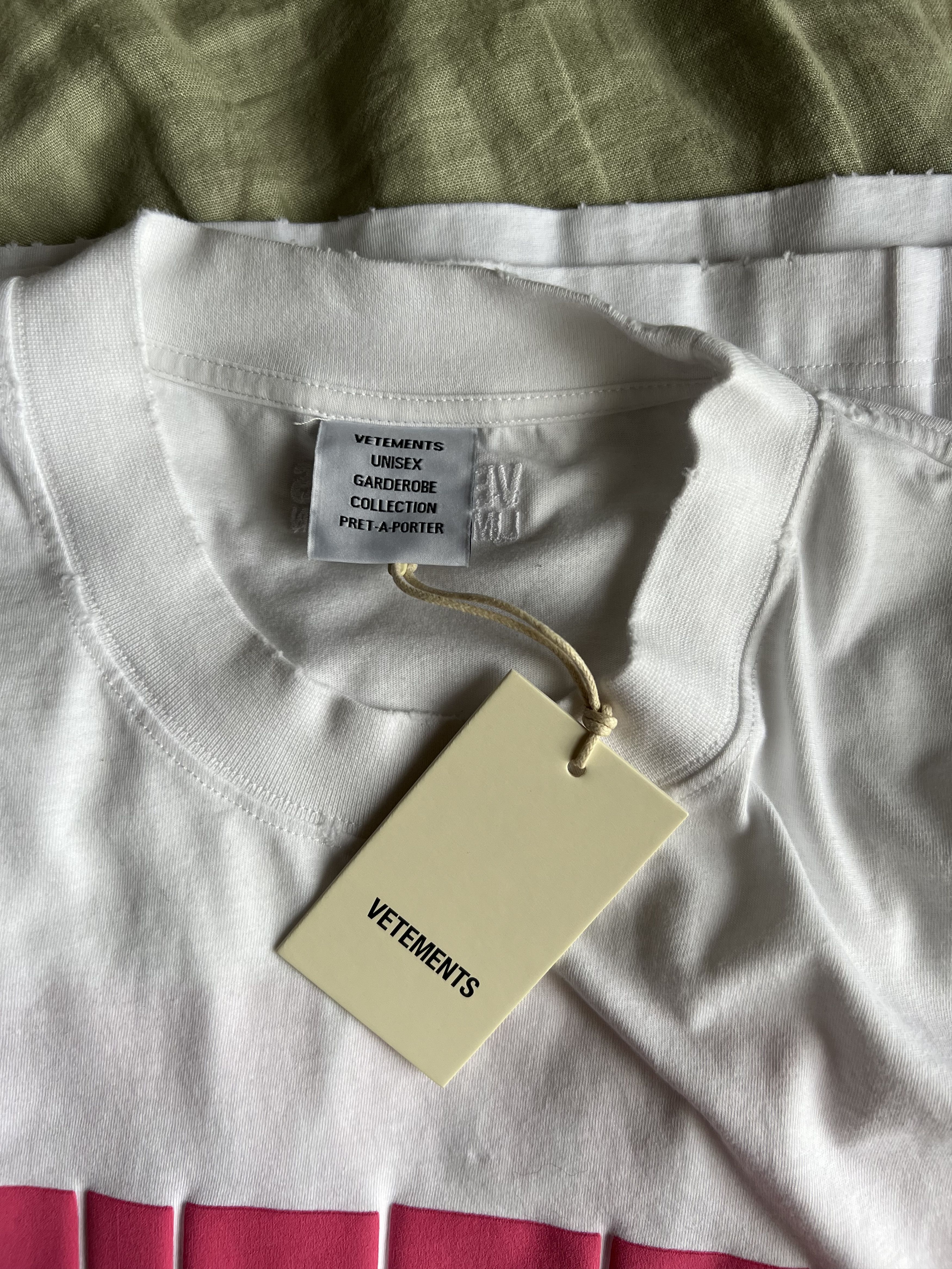 Vetements VETEMENTS Le Haute Couture Logo Tee in White Size US M / EU 48-50 / 2 - 8 Thumbnail