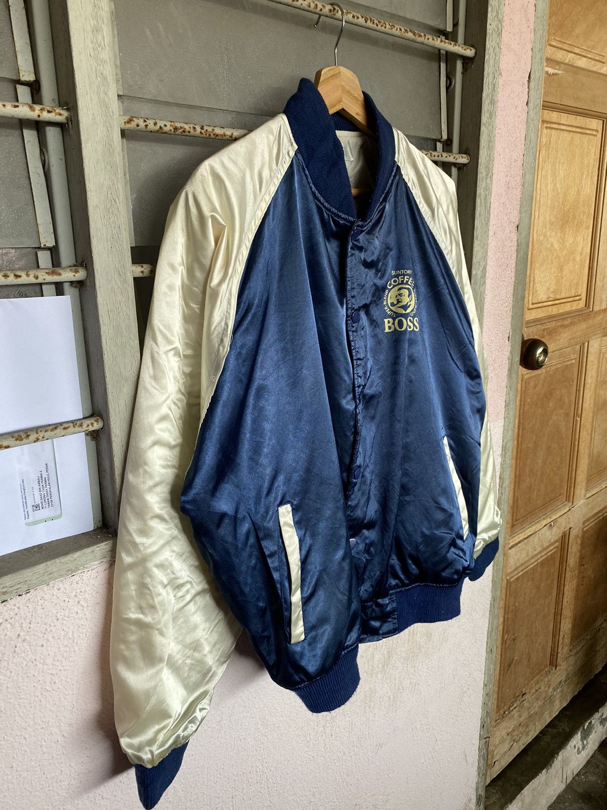 Vintage Vintage Suntory Coffee Boss Big Logo Satin Jacket Size US L / EU 52-54 / 3 - 4 Thumbnail