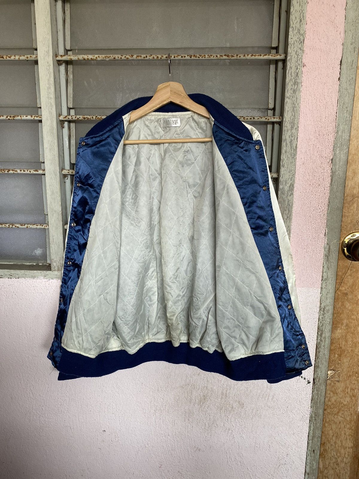 Vintage Vintage Suntory Coffee Boss Big Logo Satin Jacket Size US L / EU 52-54 / 3 - 8 Thumbnail