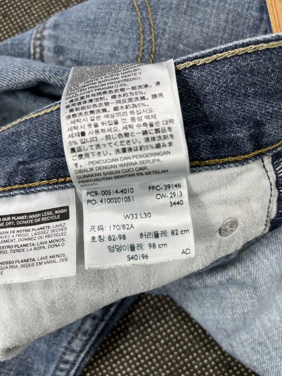 Levi's Vintage Levis 514 Distressed Faded Jeans - J405 Size US 33 - 9 Thumbnail