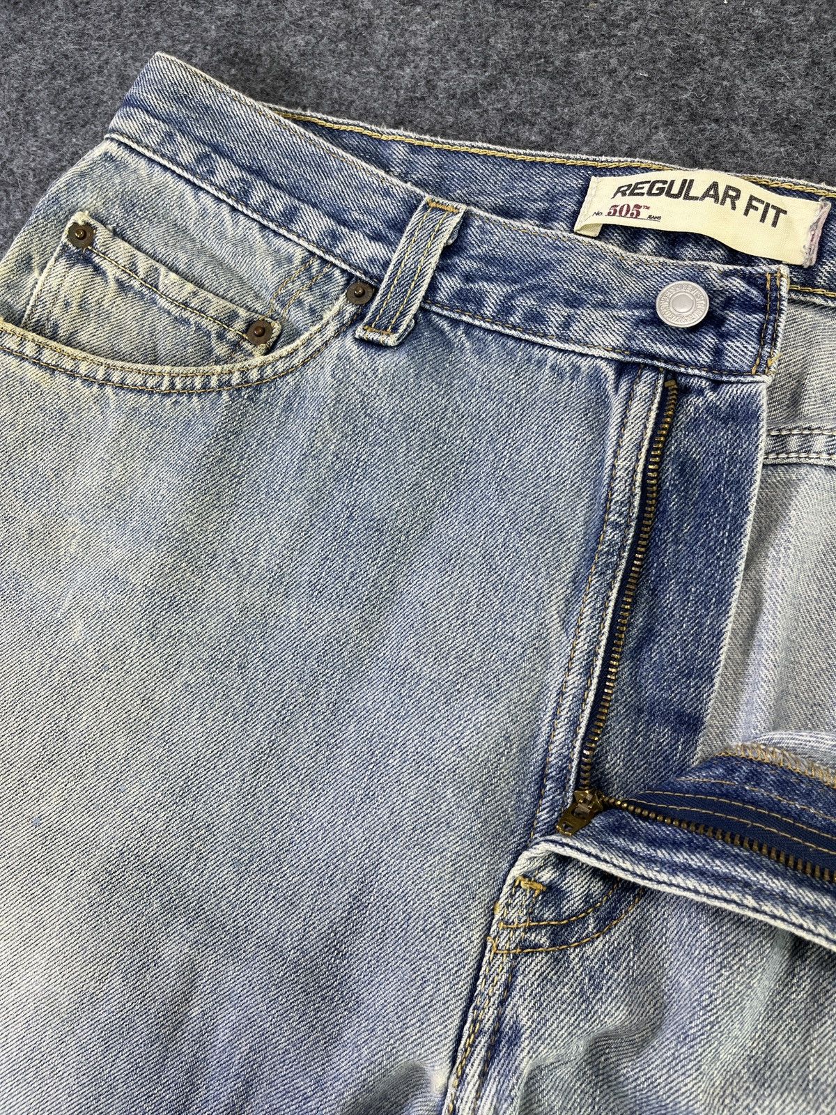 Levi's Vintage Levi's 505 Light Wash Jeans - J776 Size US 36 / EU 52 - 5 Thumbnail