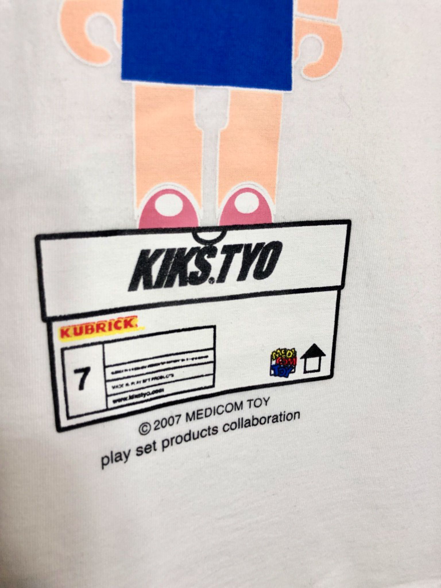 Japanese Brand × KIKS TYO Medicom Toy x Aki Hoshino Collab Tee Size US M / EU 48-50 / 2 - 5 Thumbnail