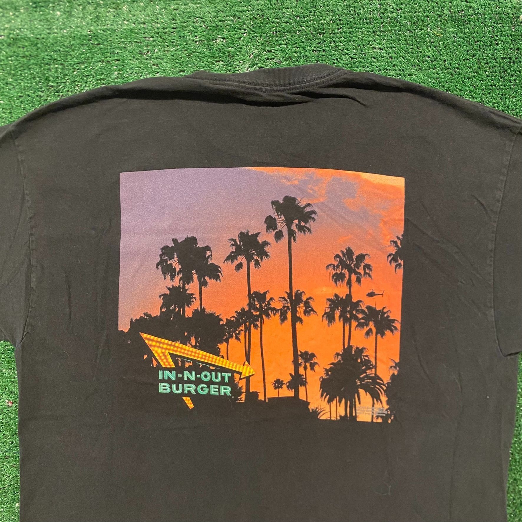 Vintage Crazy Vintage In N Out Burger California Fast Food T-Shirt Size US XL / EU 56 / 4 - 5 Thumbnail