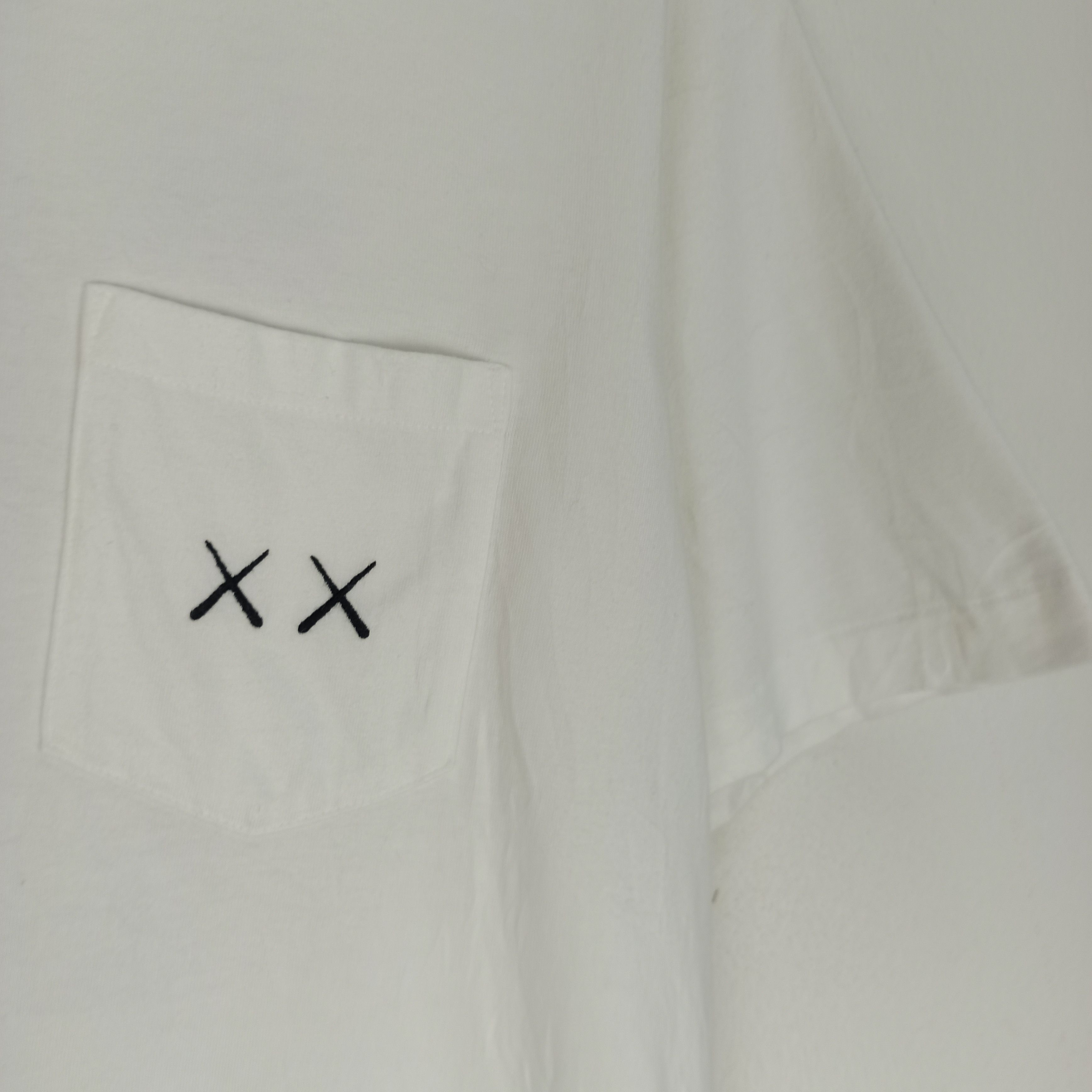 Kaws × Uniqlo Rare Kaws Sesame Street X Uniqlo Single Pocket Tshirt Size US L / EU 52-54 / 3 - 4 Thumbnail