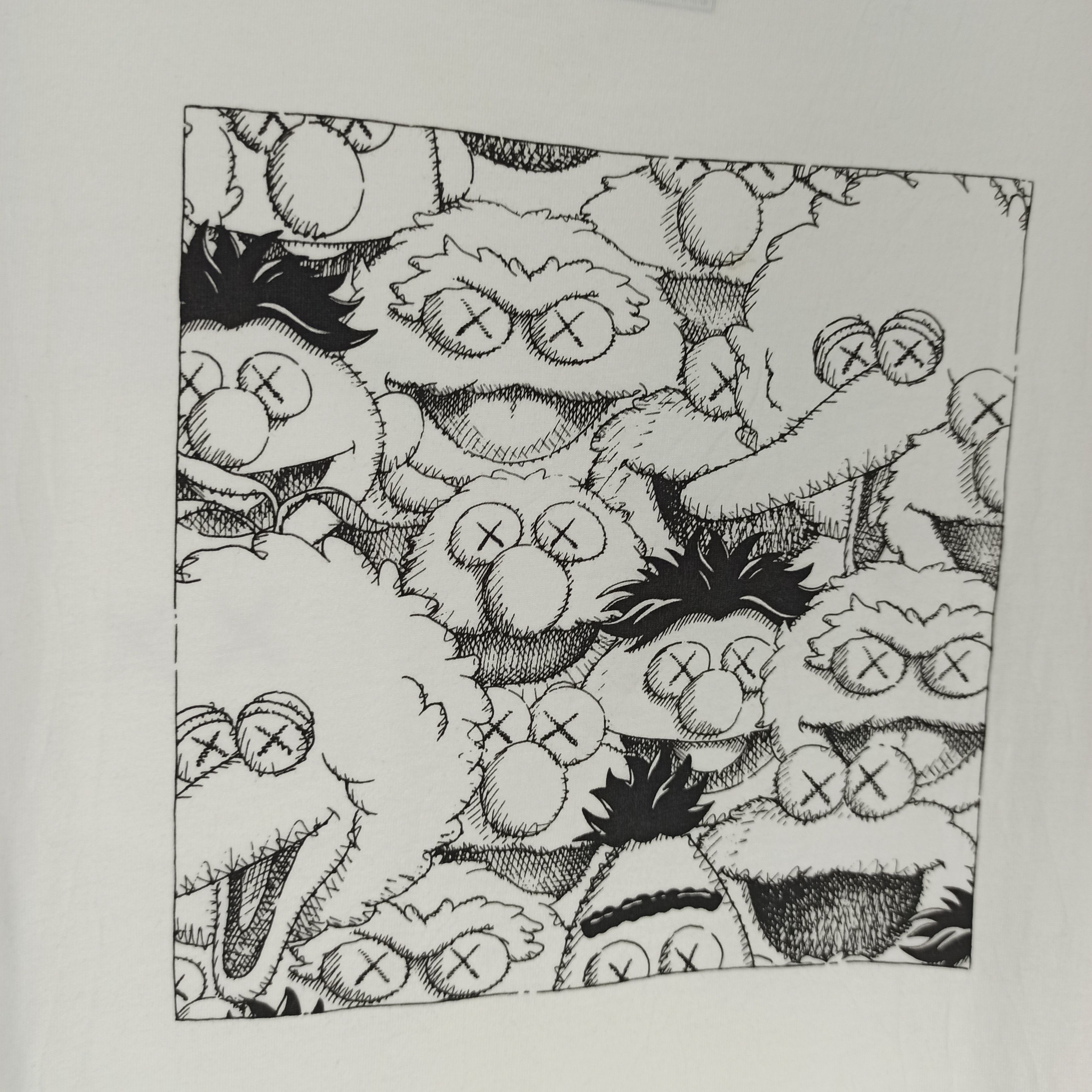 Kaws × Uniqlo Rare Kaws Sesame Street X Uniqlo Single Pocket Tshirt Size US L / EU 52-54 / 3 - 2 Thumbnail