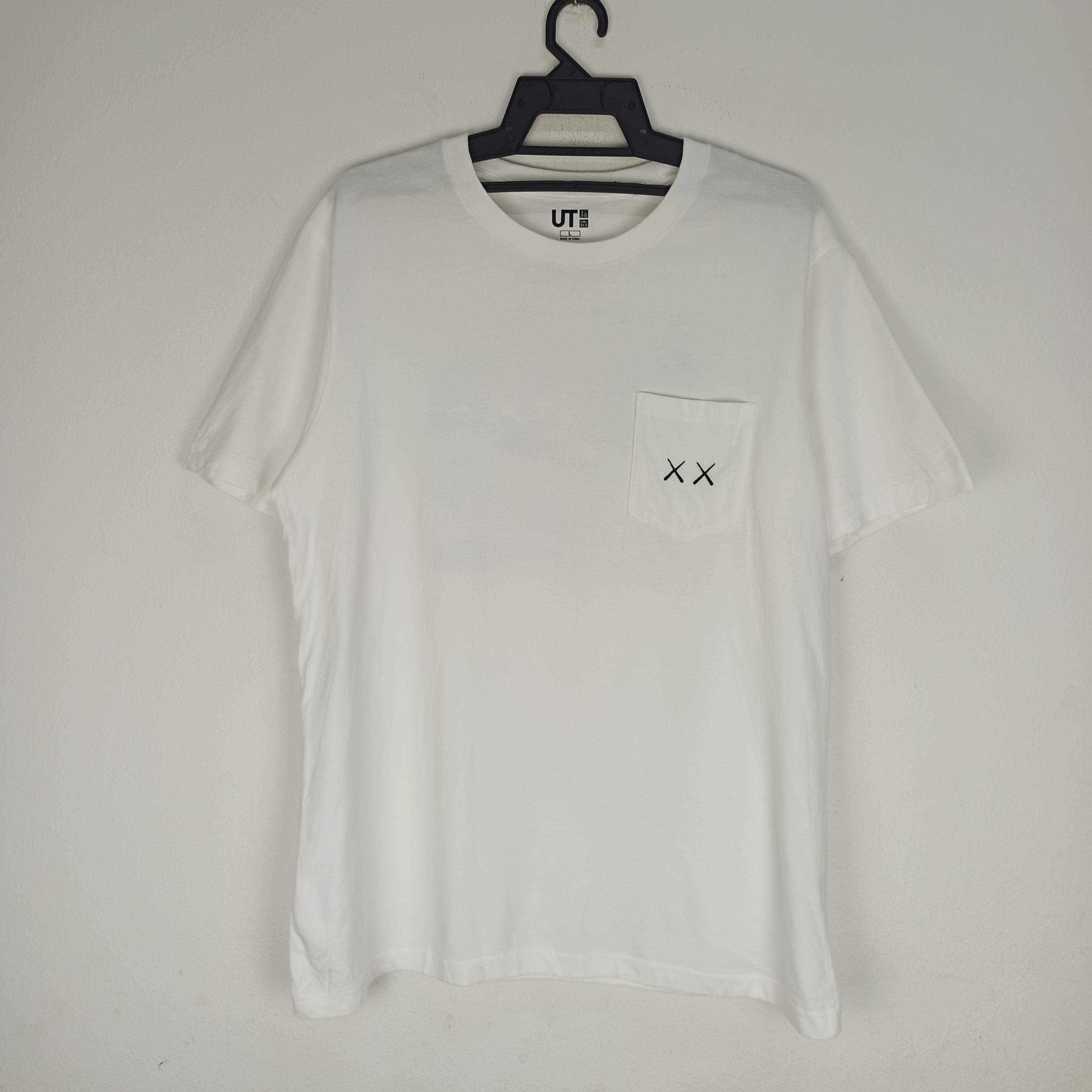 Kaws × Uniqlo Rare Kaws Sesame Street X Uniqlo Single Pocket Tshirt Size US L / EU 52-54 / 3 - 3 Thumbnail