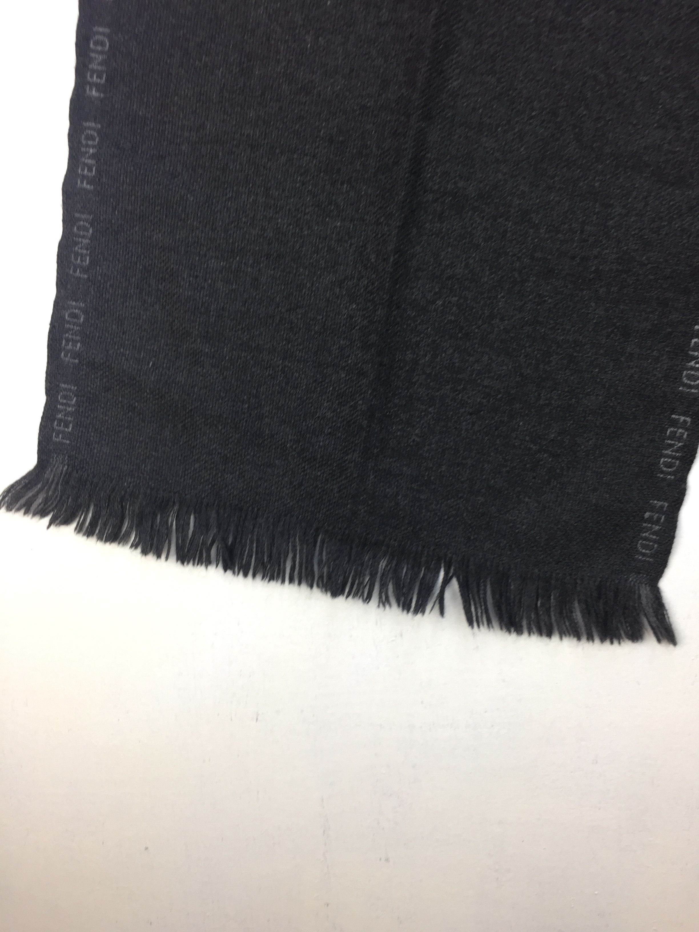 Fendi FENDI SPELL OUT MUFFLER SCARF Size ONE SIZE - 3 Thumbnail