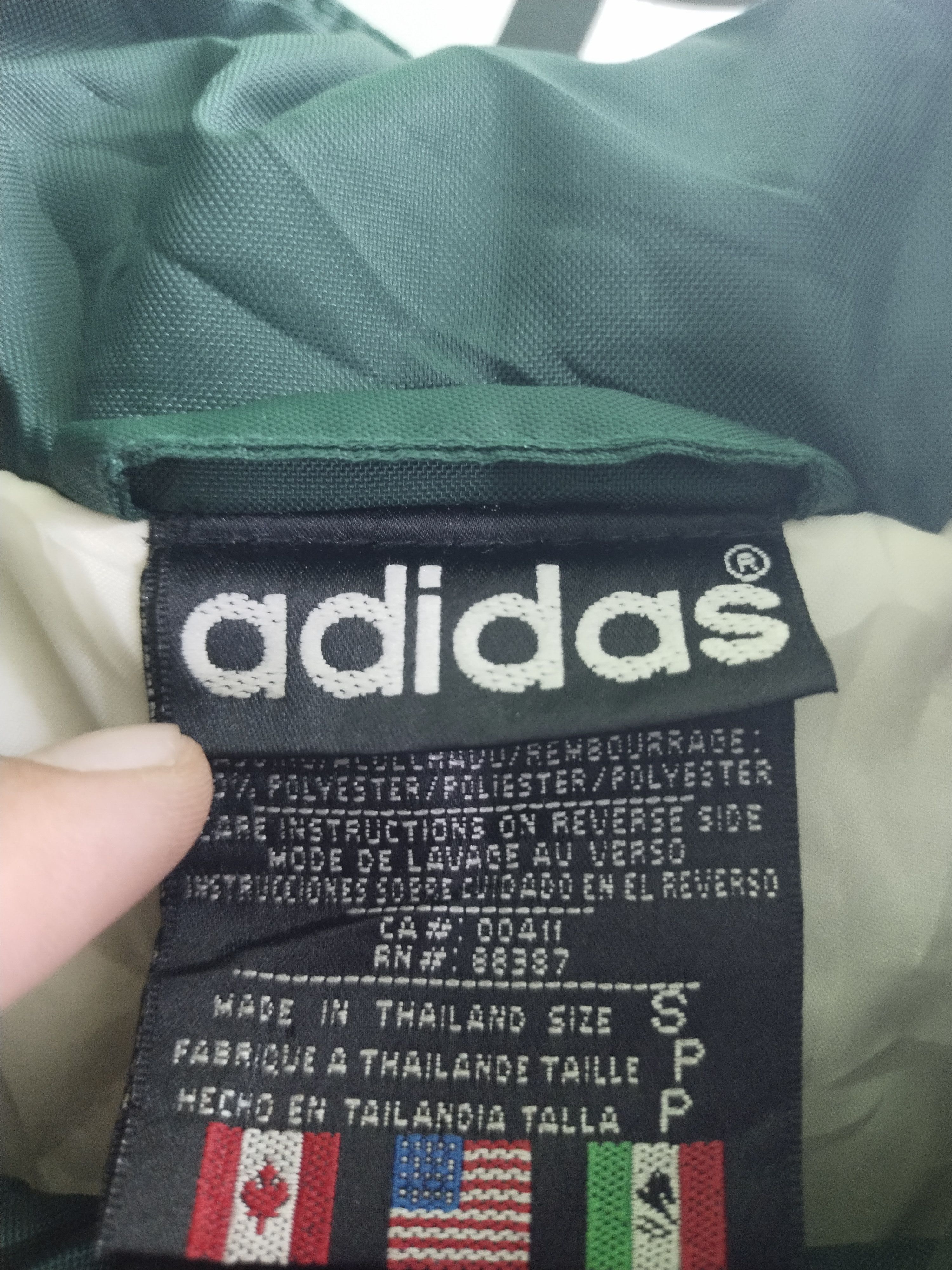 Adidas VINTAGE ADIDAS EMBROIDERY WINTER JACKET Size US L / EU 52-54 / 3 - 7 Thumbnail