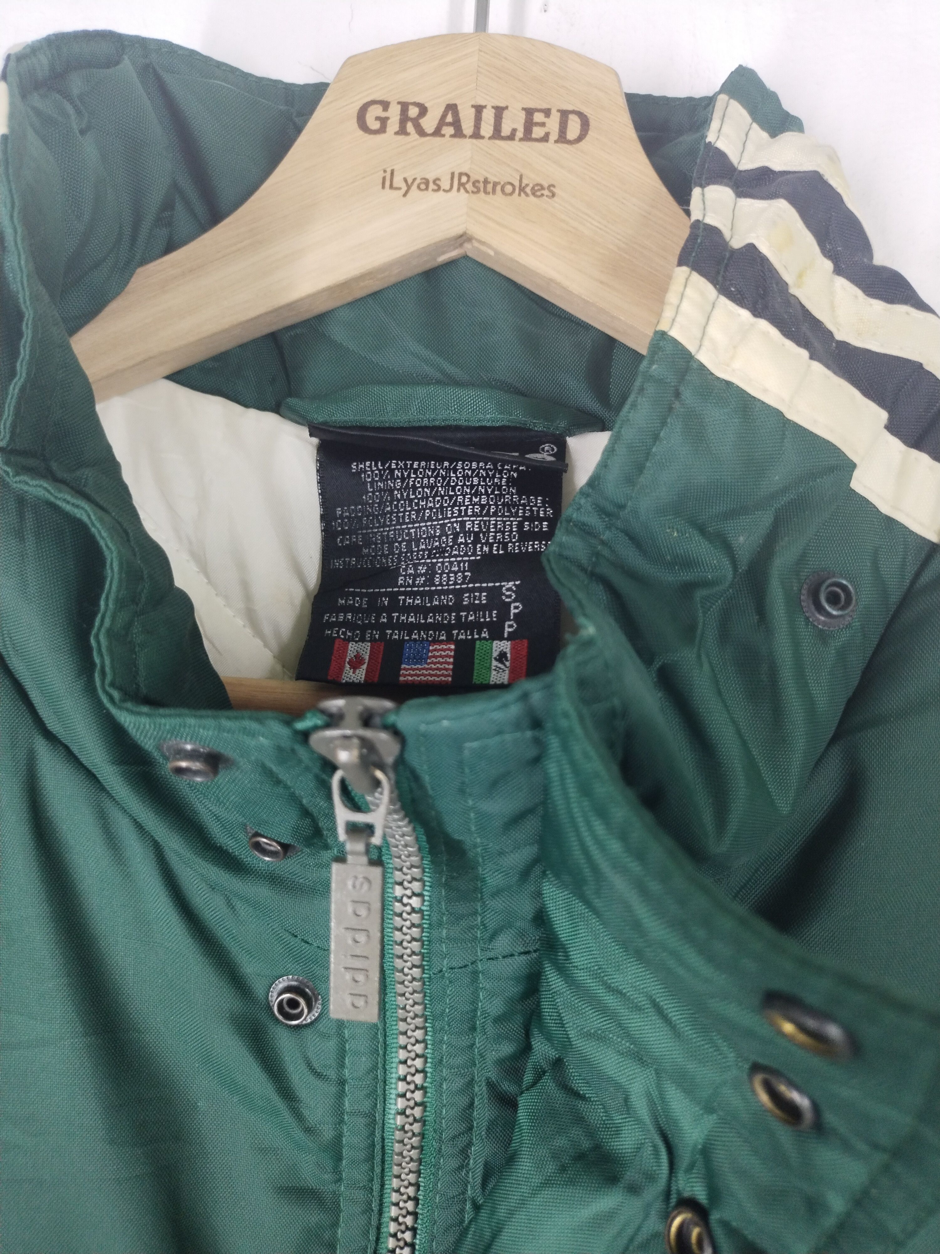 Adidas VINTAGE ADIDAS EMBROIDERY WINTER JACKET Size US L / EU 52-54 / 3 - 18 Thumbnail