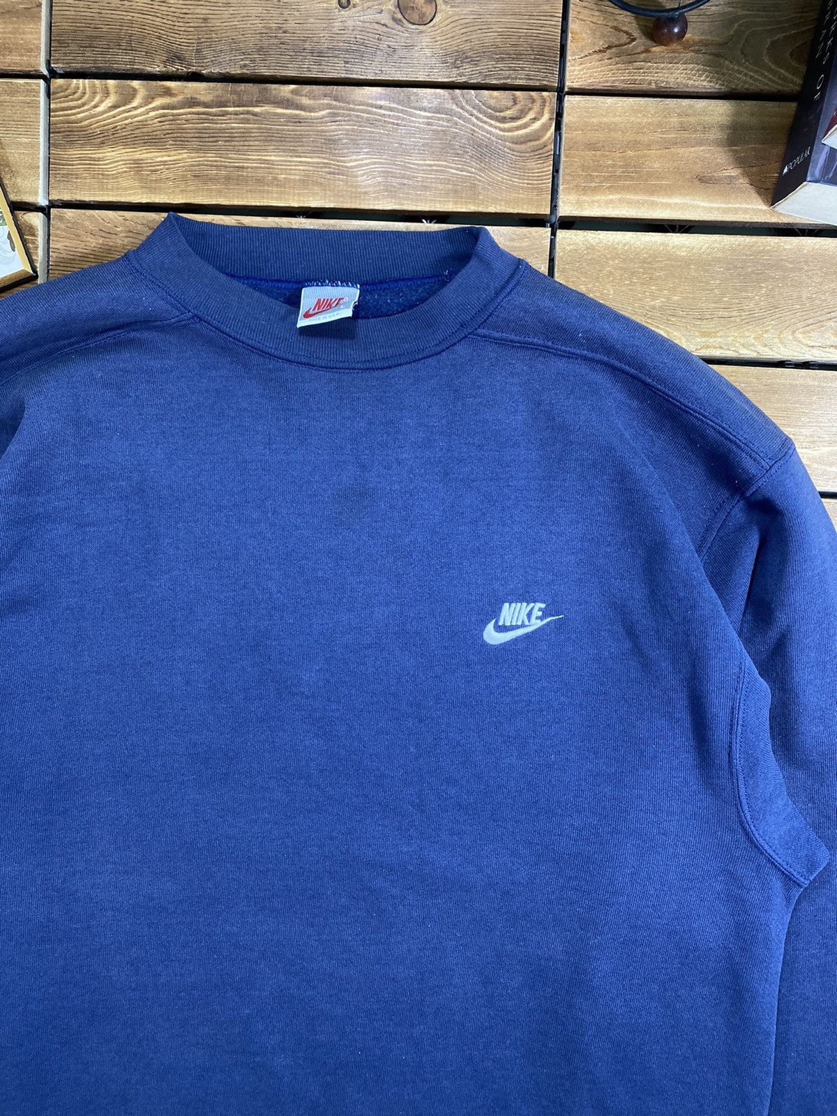 Nike × Vintage Vintage 90s Nike Small Logo Sweatshirt nicely faded Size L Size US L / EU 52-54 / 3 - 3 Thumbnail