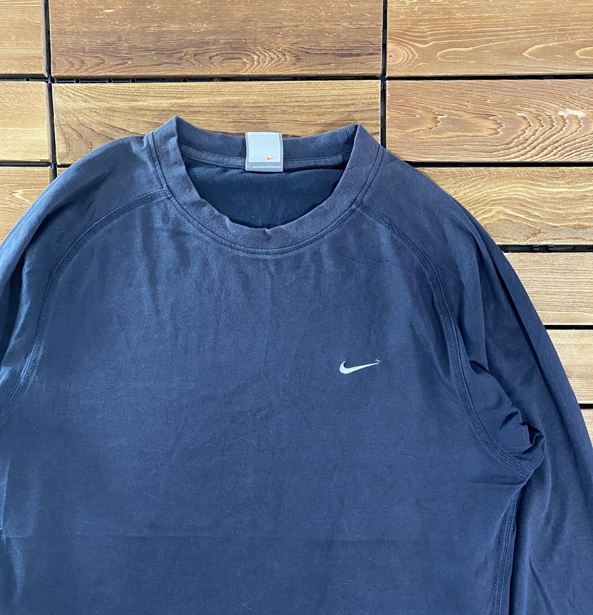 Nike × Vintage Vintage Nike Small Logo Long Sleeve Shirt Size L Size US L / EU 52-54 / 3 - 3 Thumbnail