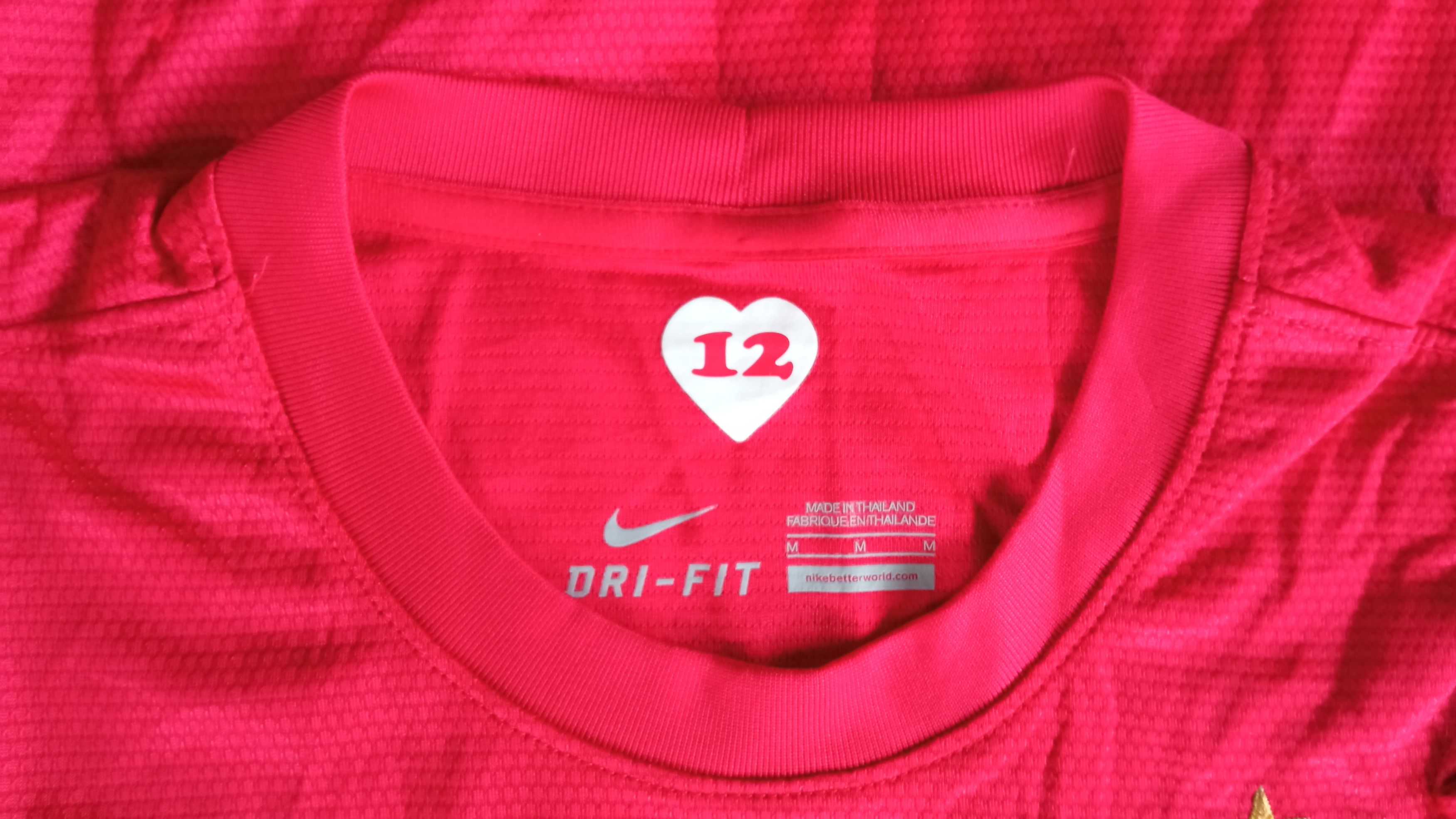 Nike 🔥🔥Nike Urawa Red Diamonds FC Jersey Size US M / EU 48-50 / 2 - 23 Thumbnail