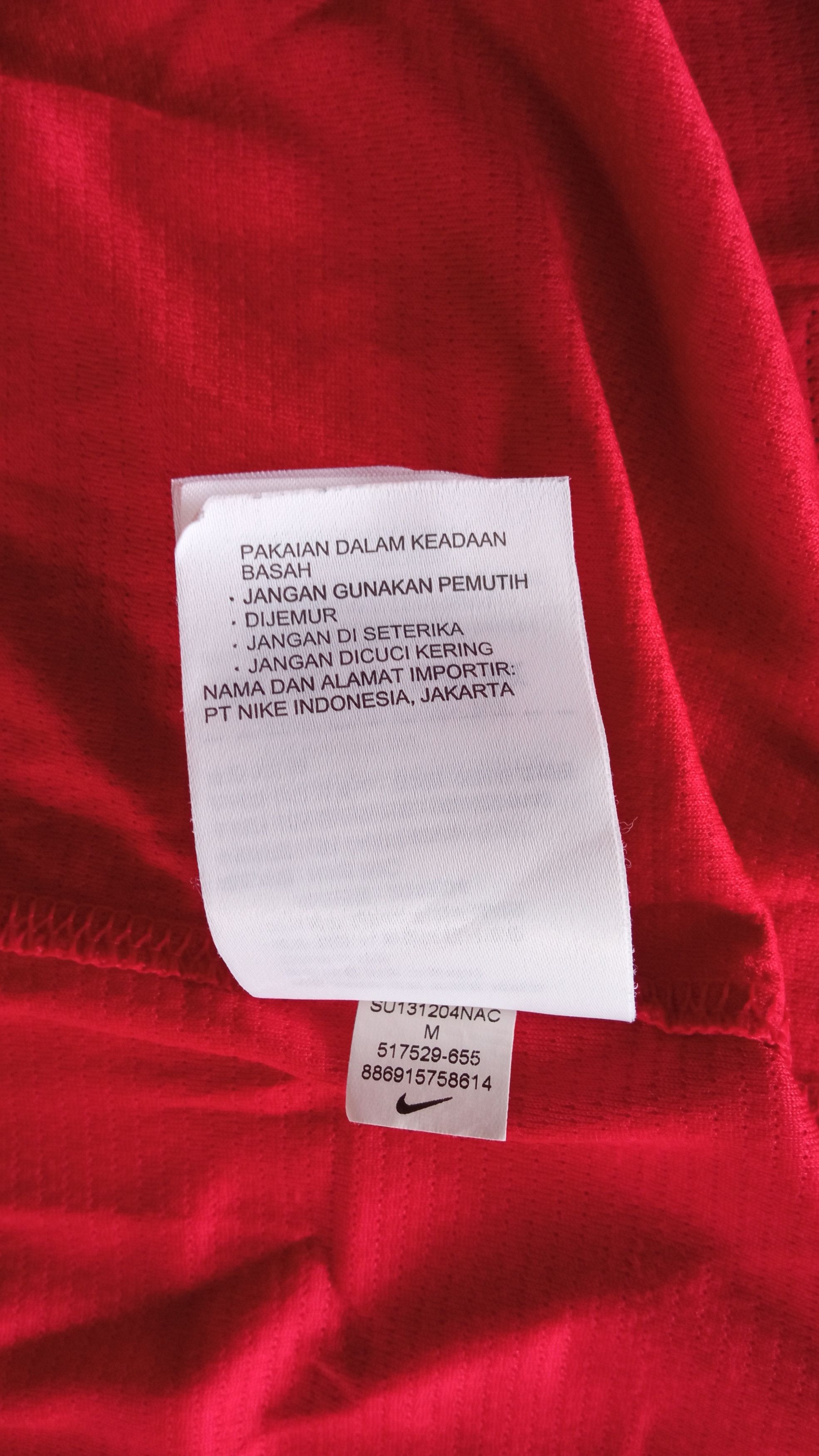 Nike 🔥🔥Nike Urawa Red Diamonds FC Jersey Size US M / EU 48-50 / 2 - 25 Thumbnail