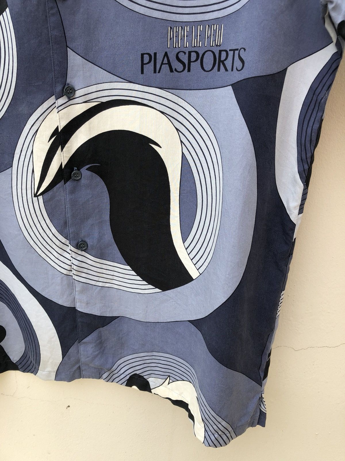 Other 90s Japan Brand Pia Sports X Warner Bros Pepe Le Pew Shirt Size US XL / EU 56 / 4 - 8 Thumbnail