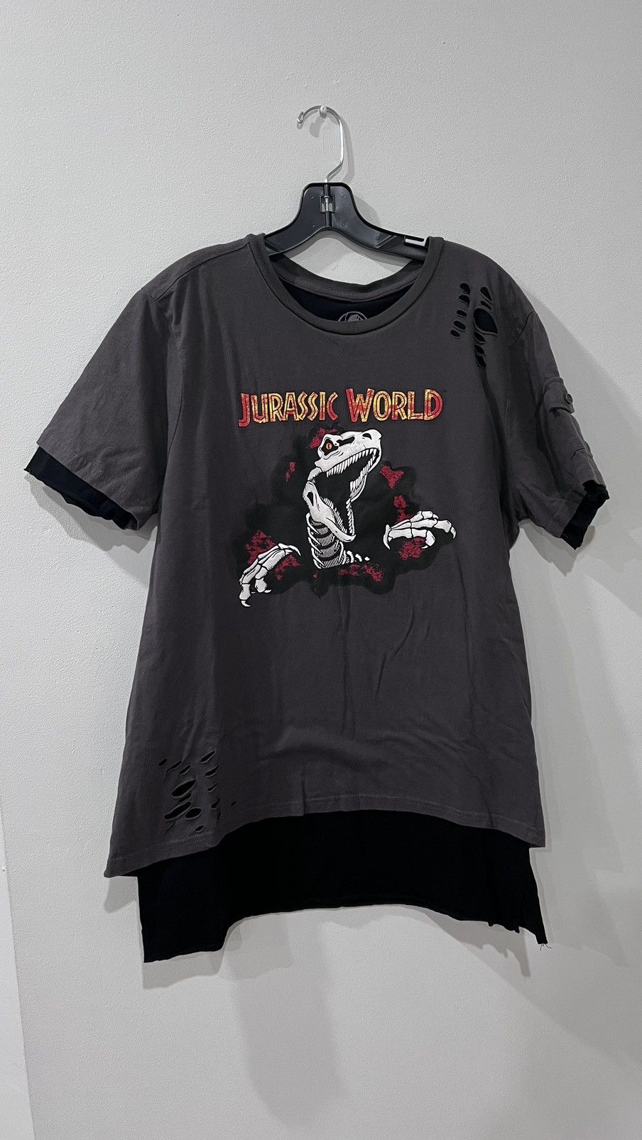 Vintage Jurassic World tee Size M Size US M / EU 48-50 / 2 - 1 Thumbnail
