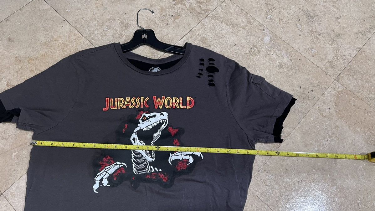 Vintage Jurassic World tee Size M Size US M / EU 48-50 / 2 - 6 Thumbnail