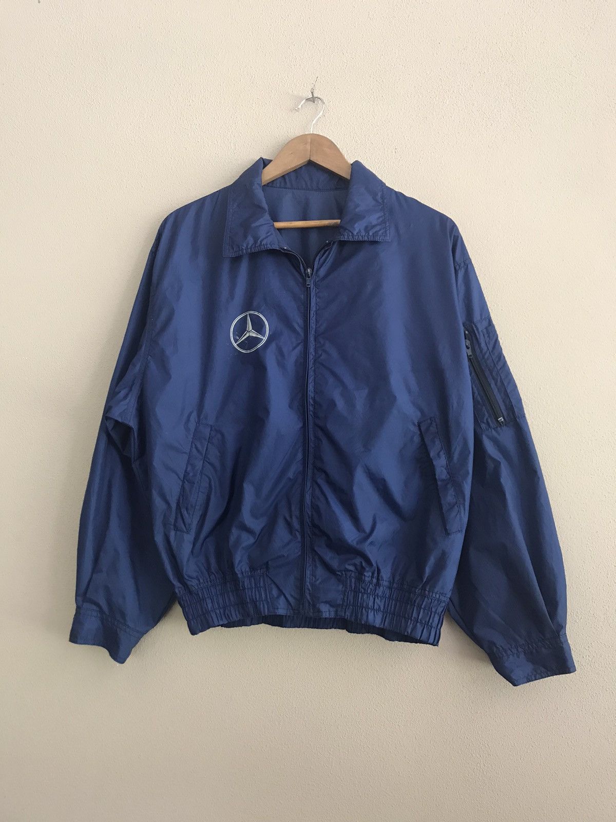 Gear for Sports Mercedes Benz light jacket nice design Size US L / EU 52-54 / 3 - 1 Thumbnail