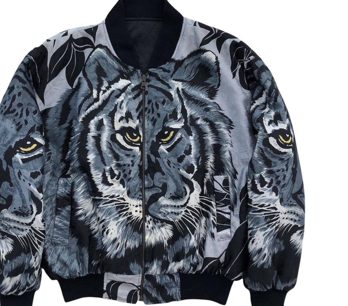 Vintage Vintage 90s Full Print Tiger Motif Bomber Jacket Size US L / EU 52-54 / 3 - 8 Thumbnail