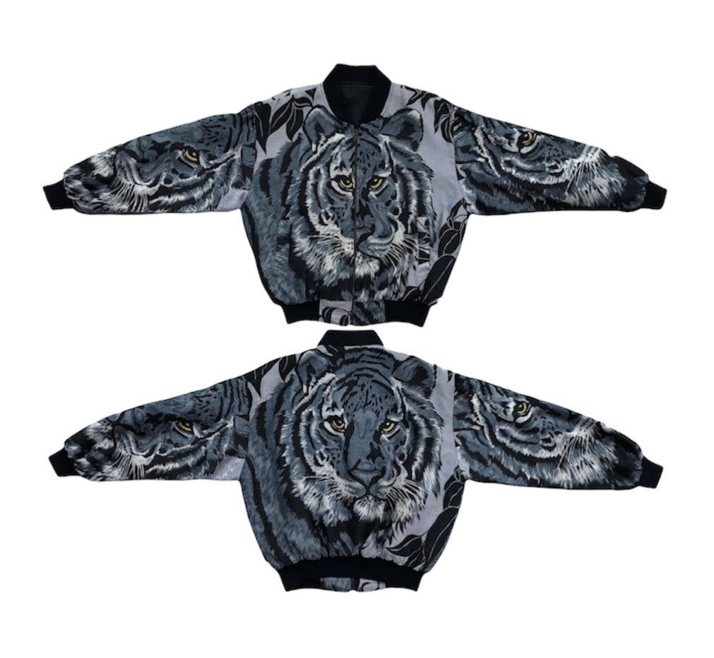 Vintage Vintage 90s Full Print Tiger Motif Bomber Jacket Size US L / EU 52-54 / 3 - 5 Thumbnail