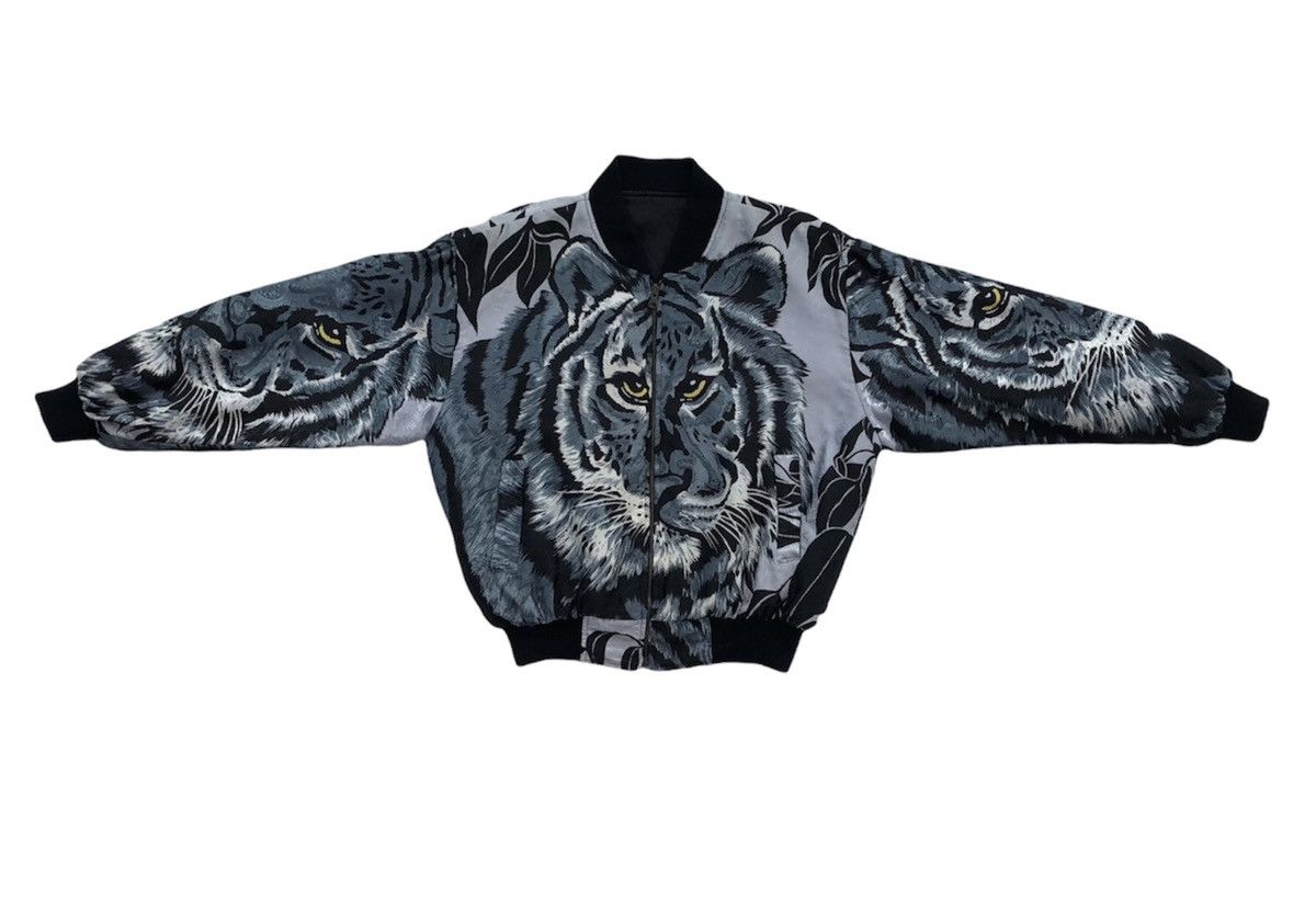 Vintage Vintage 90s Full Print Tiger Motif Bomber Jacket Size US L / EU 52-54 / 3 - 3 Thumbnail