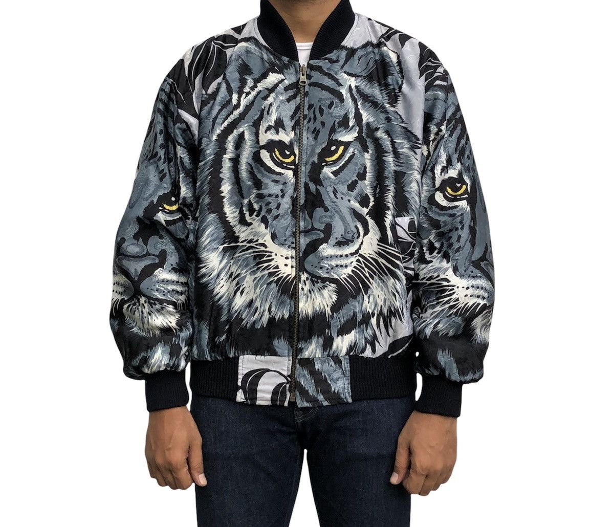 Vintage Vintage 90s Full Print Tiger Motif Bomber Jacket Size US L / EU 52-54 / 3 - 6 Thumbnail