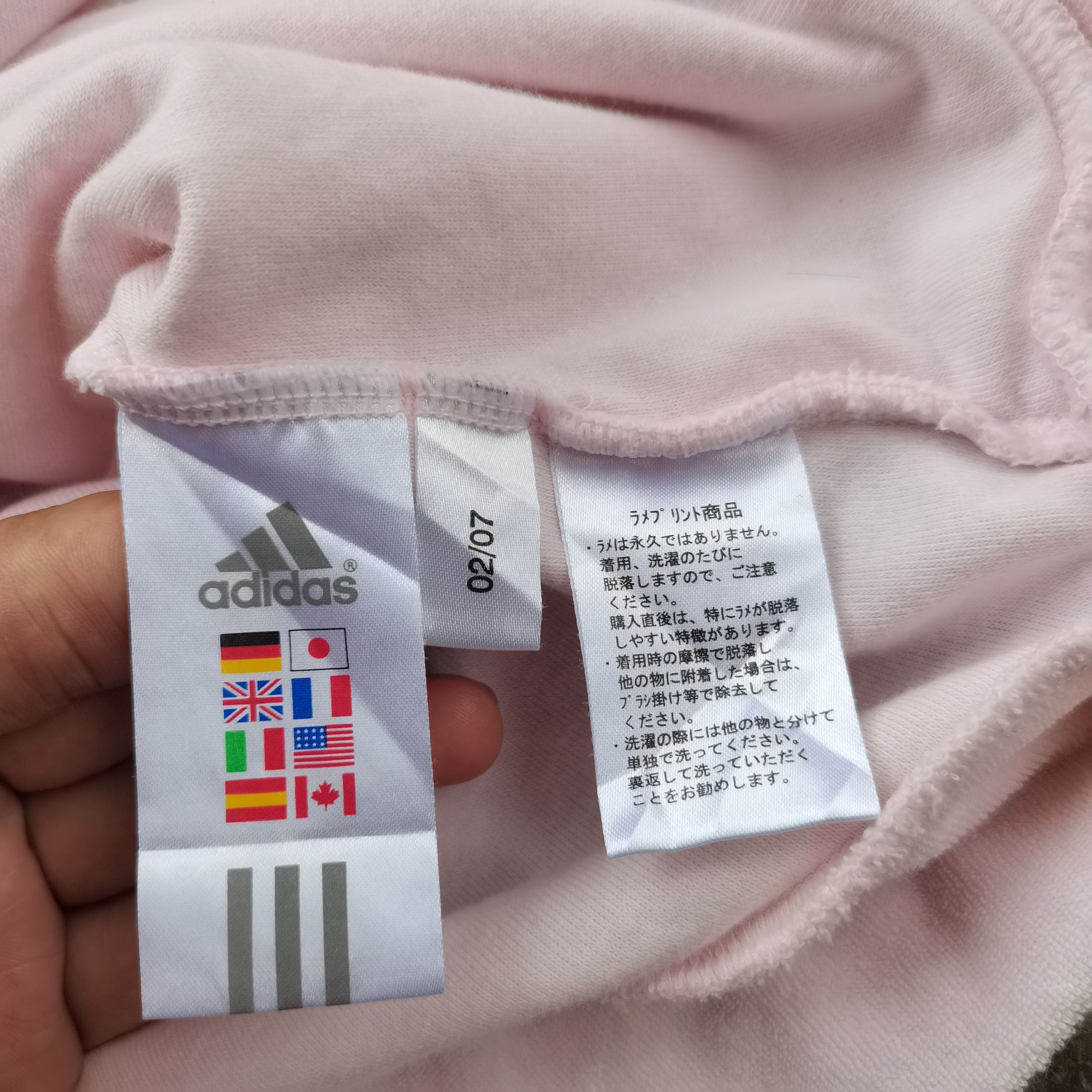 Adidas × Vintage Vintage ADIDAS Velvet Short Sleeve Hoodie Tshirt Size M / US 6-8 / IT 42-44 - 8 Thumbnail
