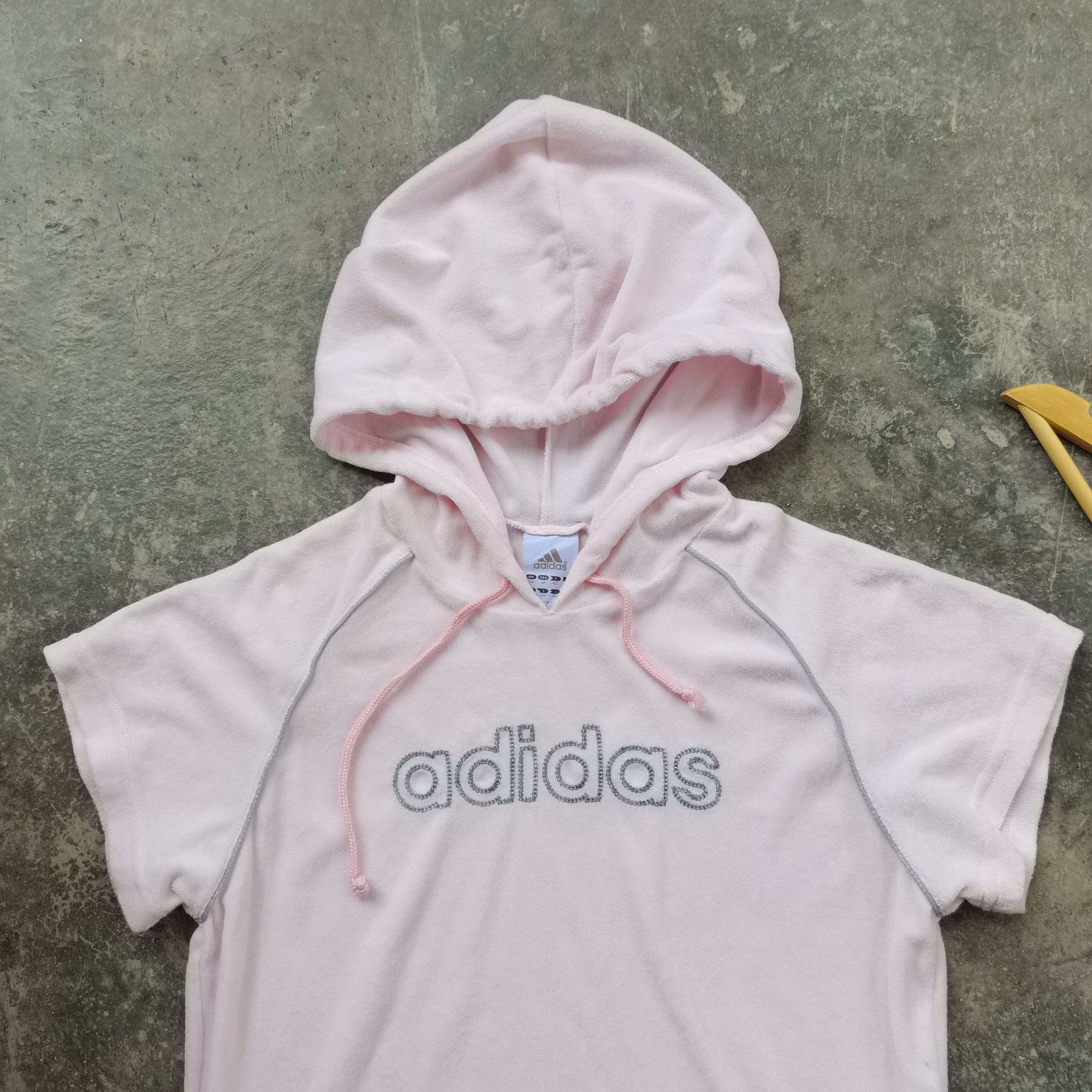 Adidas × Vintage Vintage ADIDAS Velvet Short Sleeve Hoodie Tshirt Size M / US 6-8 / IT 42-44 - 2 Thumbnail