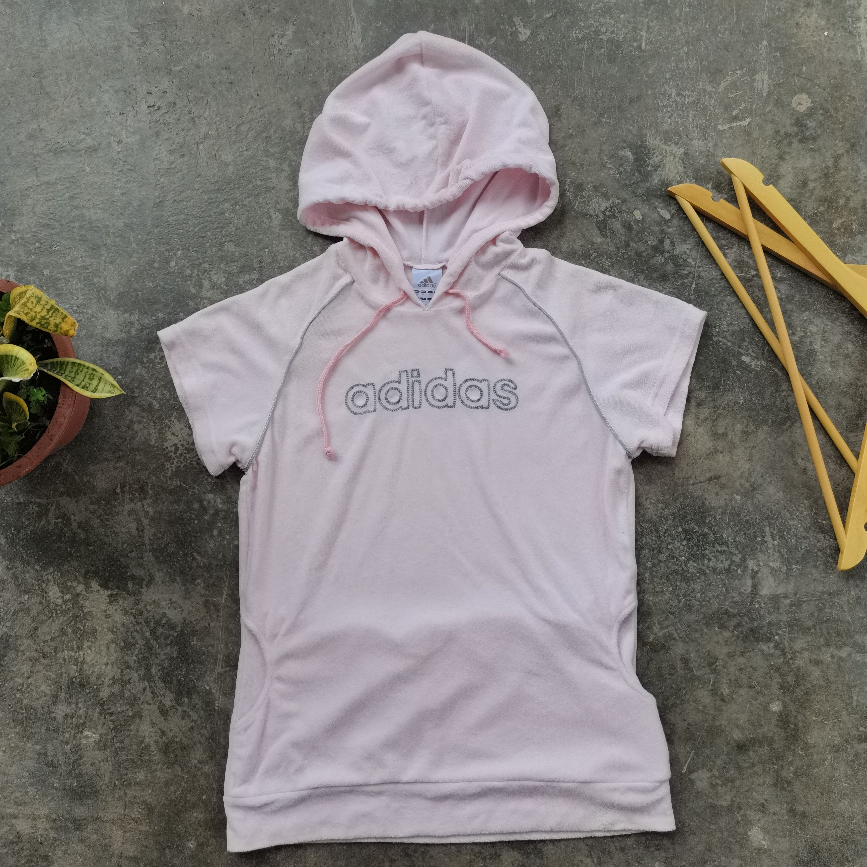 Adidas × Vintage Vintage ADIDAS Velvet Short Sleeve Hoodie Tshirt Size M / US 6-8 / IT 42-44 - 1 Thumbnail