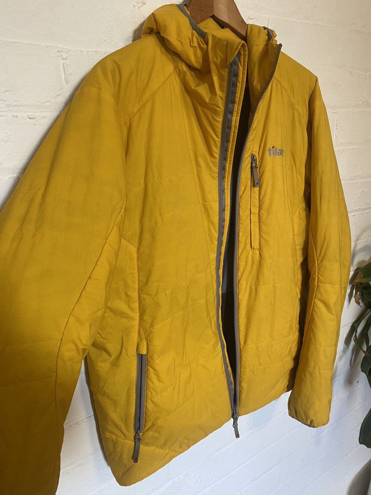 Tilak ‘Ketil’ insulated jacket (primaloft and pertex) size L Size US L / EU 52-54 / 3 - 2 Thumbnail