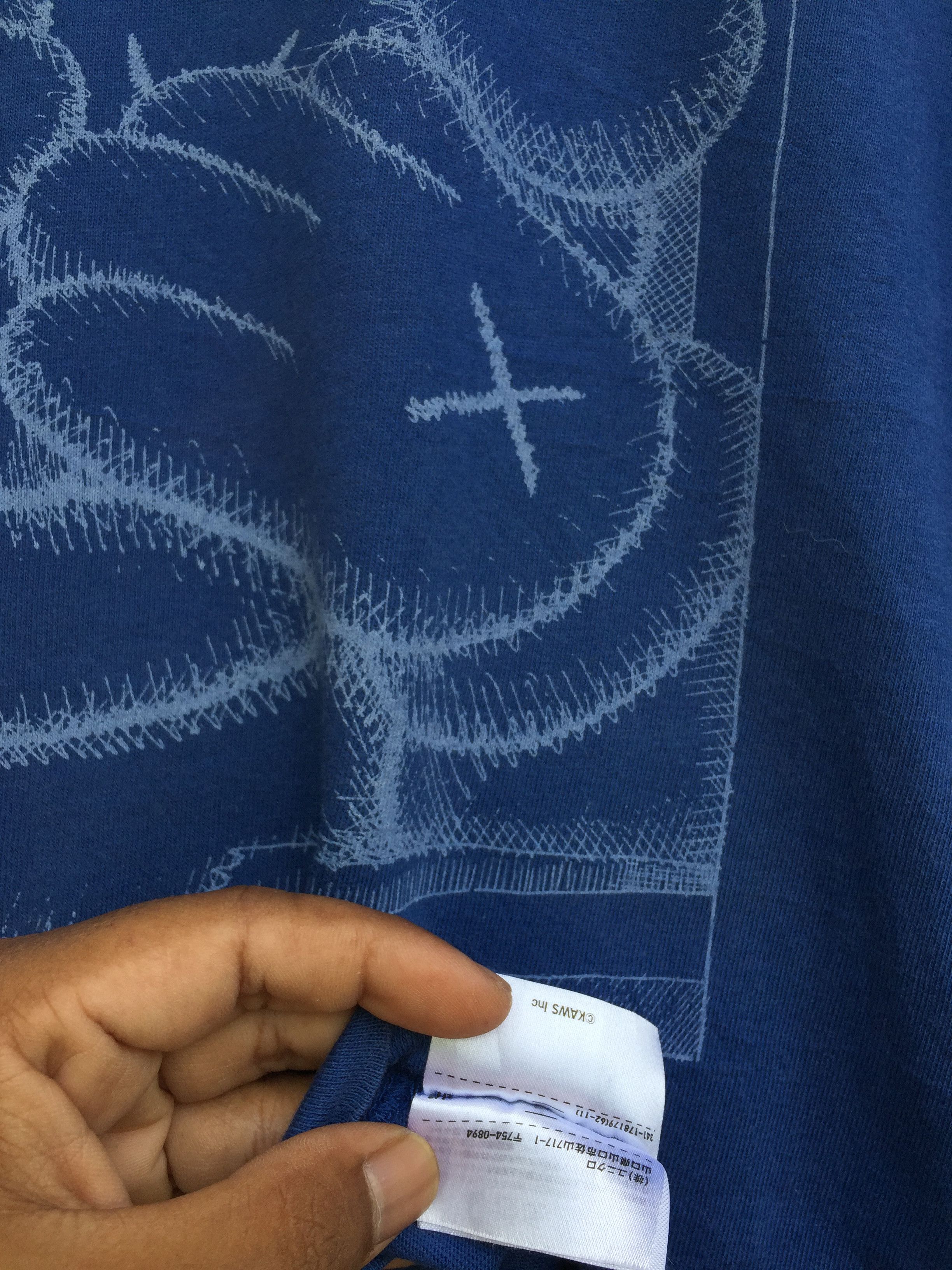 Japanese Brand Rare!! UNIQLO X KAWS T-shirt X large size Size US XL / EU 56 / 4 - 12 Thumbnail