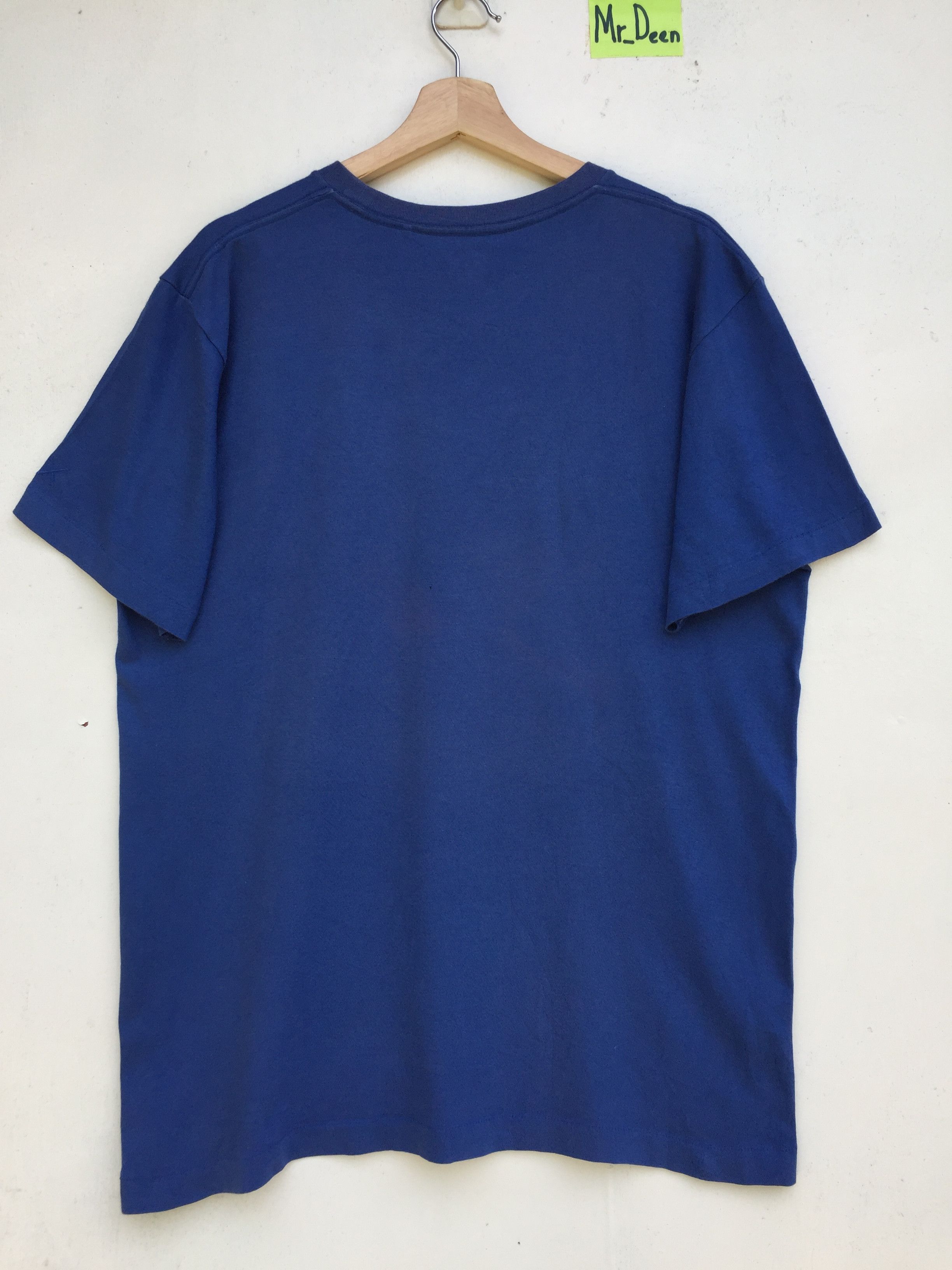 Japanese Brand Rare!! UNIQLO X KAWS T-shirt X large size Size US XL / EU 56 / 4 - 7 Thumbnail