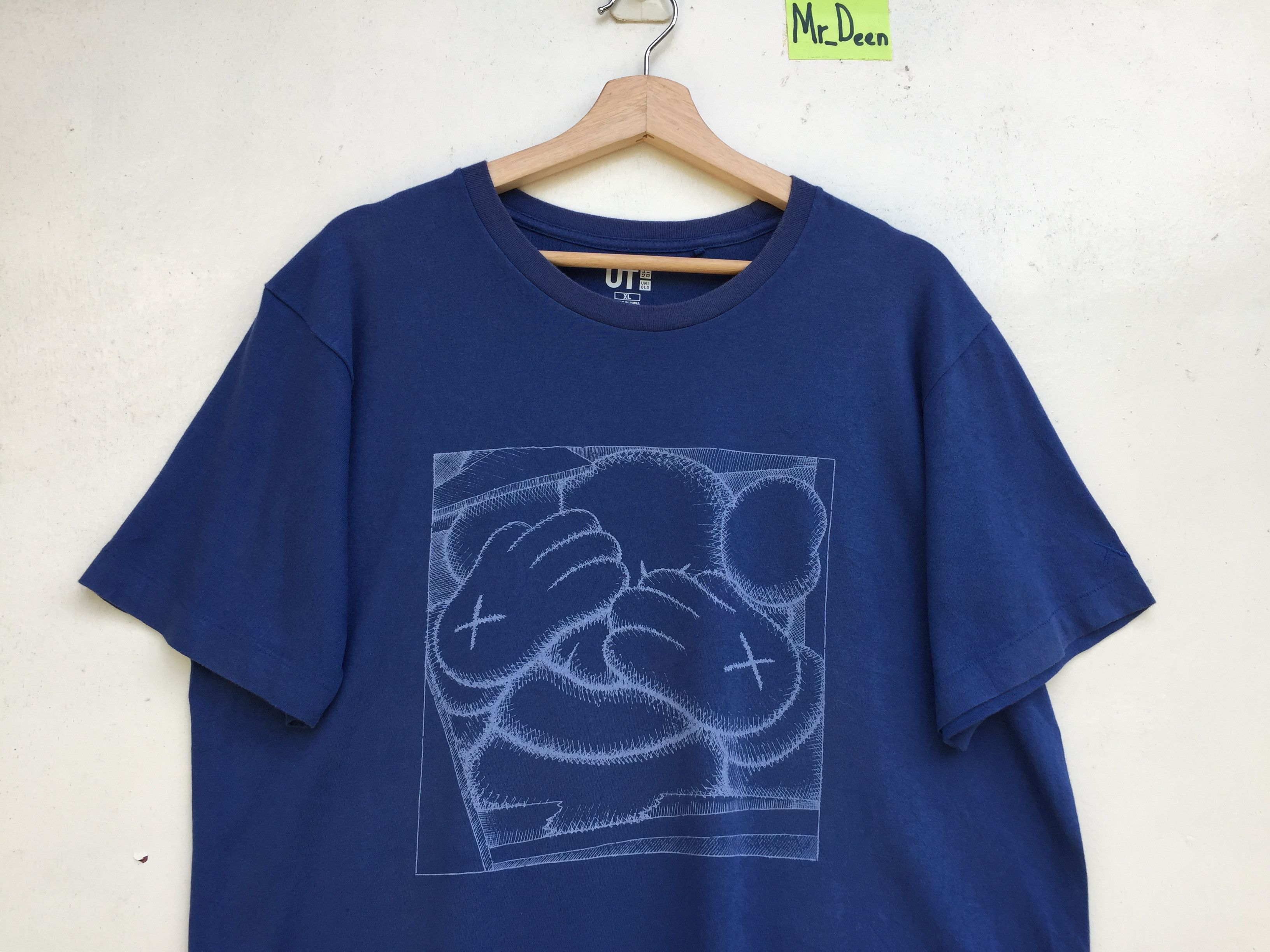 Japanese Brand Rare!! UNIQLO X KAWS T-shirt X large size Size US XL / EU 56 / 4 - 6 Thumbnail