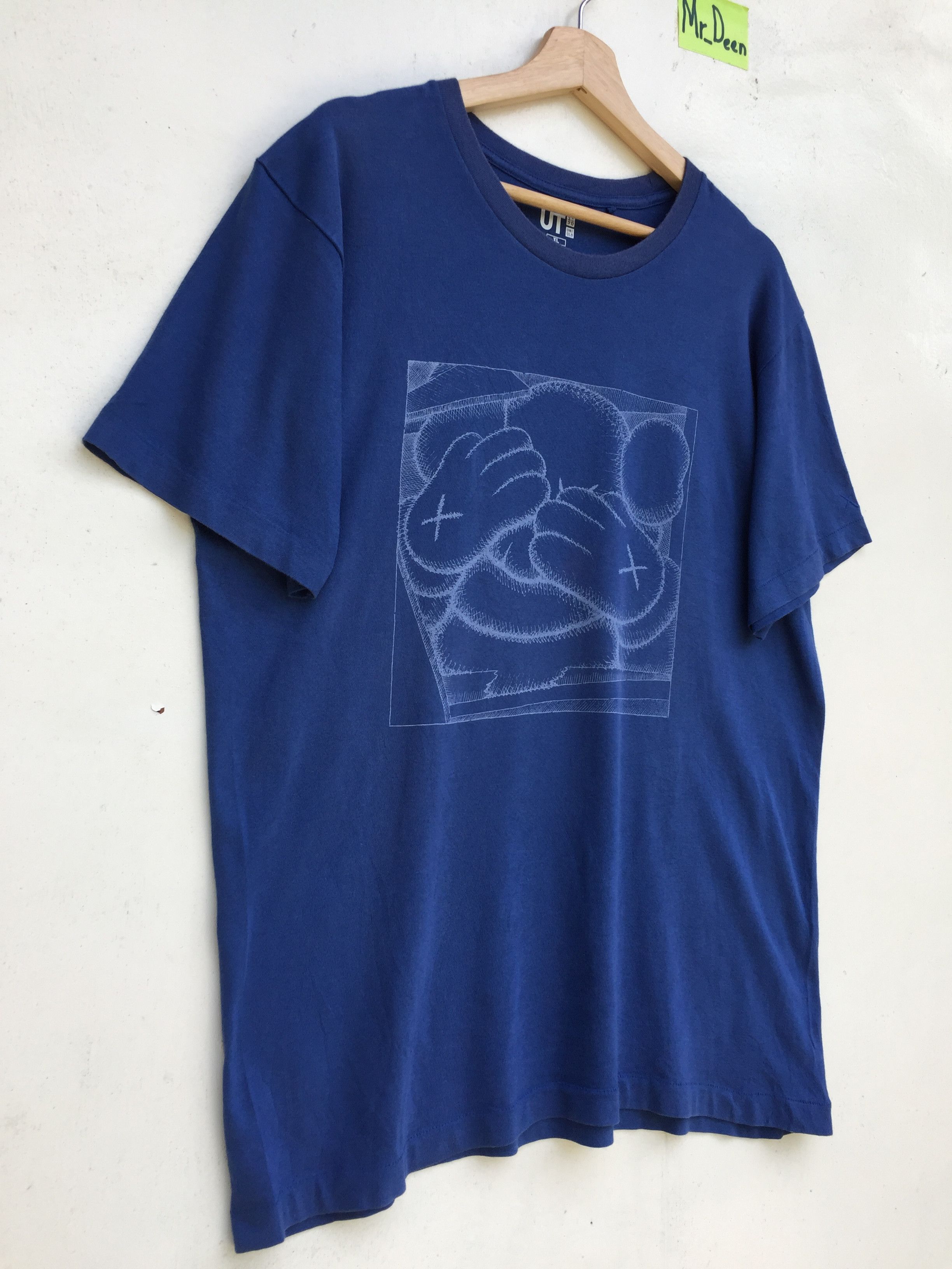 Japanese Brand Rare!! UNIQLO X KAWS T-shirt X large size Size US XL / EU 56 / 4 - 2 Thumbnail